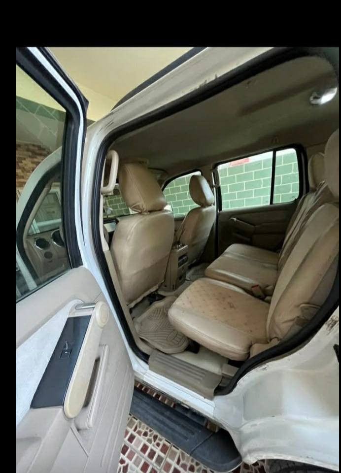 سلام عليكم
فورد اكسبلور ,2010,محرك4000,بدون صبغ بدون تبديل فقط رصعات بالبنيد ,تبريد قطعتين,5راكب,تحكمات ستيرن,شاشةبلادي,كامرة,لايتات زينون منظومة كامله,ثلاجة,جامات امامي اوتو ,كير جديد,ضفيرة جديدة,بلكات جديد,نوزلات جديد,تايرات تخم كامل جديد,للبيع  
السعر ١٢٥


**إذا كنت صاحب هذا الإعلان وتريد حذفه لأي سبب، رجاءا أرسل رسالة إلى الدعم الفني**