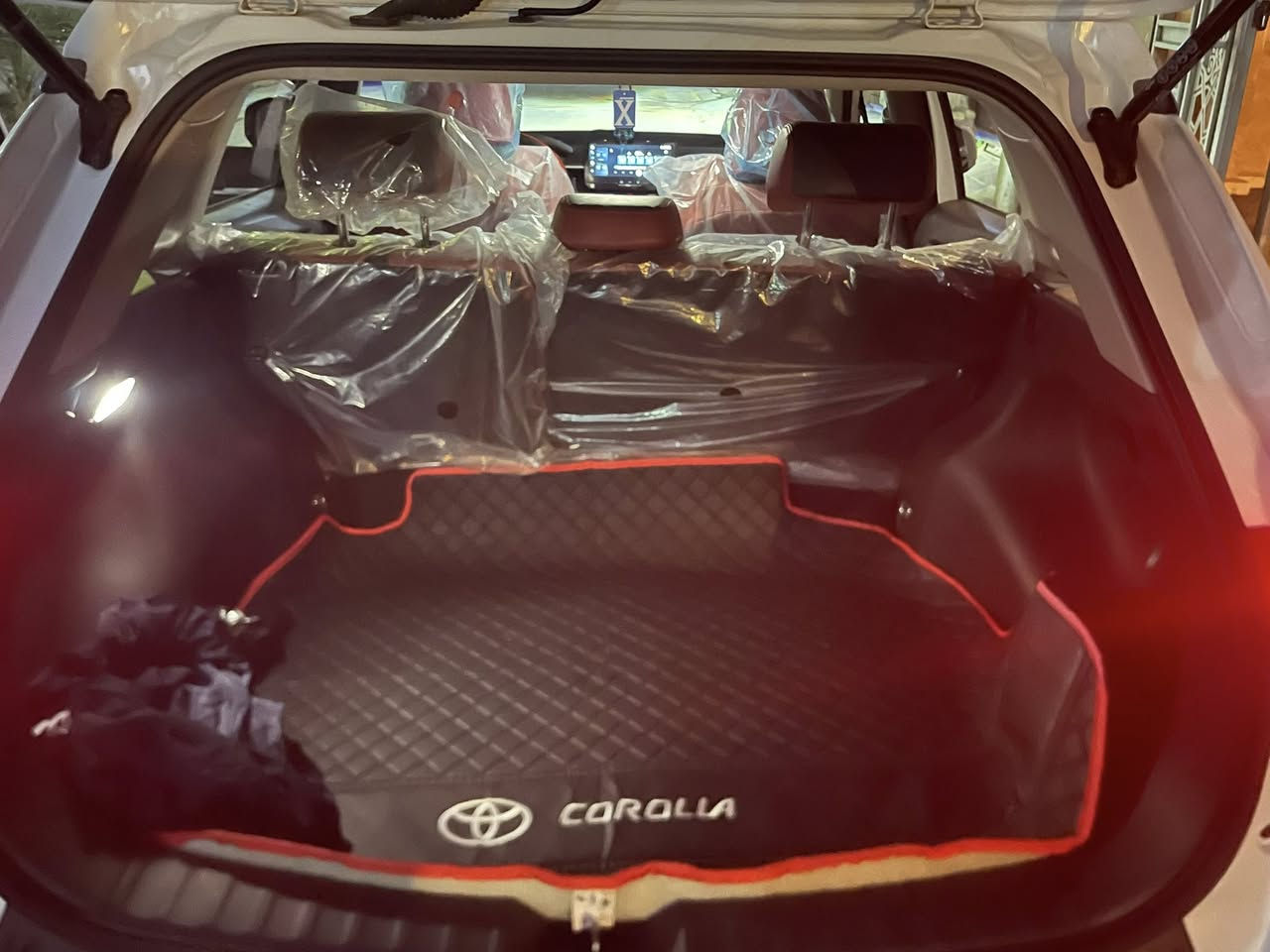 من رخصة الادمن 
للبيع سياره تيوتا فورت لاندر 2025 
محرك 2000 هايبرد 
لايت زينون وعدسات LEDعدد 4 
بك لايت LED
ويل كب كروم اسود 
سياره فول موصفات بيها طخه ب تكمه 
سعر 28300000
***********
