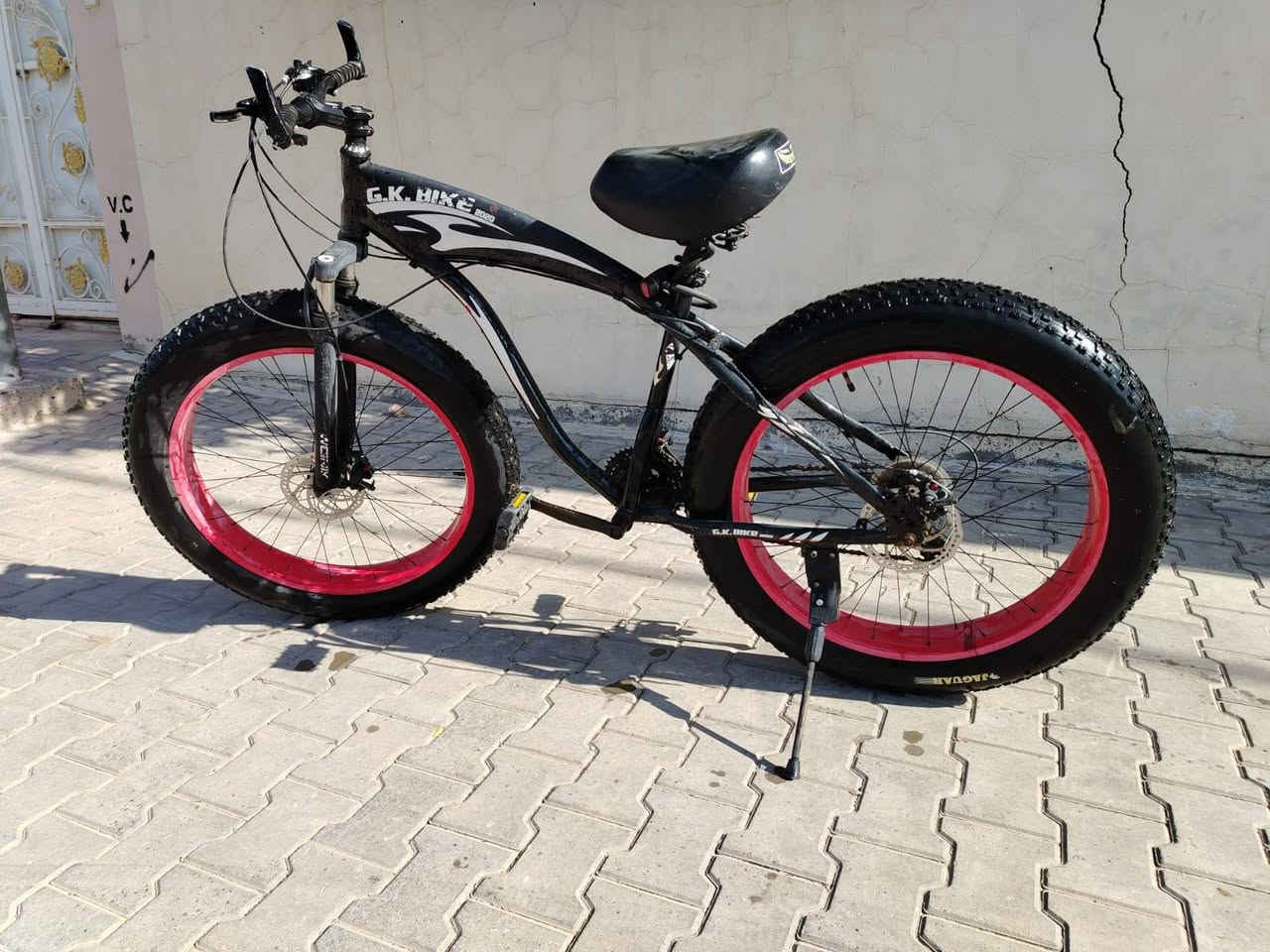 سلام عليكم 
بايسكل جبلي يسمو دباب أو كوبرا  التاير الجبيره والعريضه 3مكاين امامي .7مكاين خلفي تايرات جدد ماعايز اي شي الله شاهد ماخذ ب220 للبيع او للمراوس ببايسكل بطه BD أو سانتوس مكاني نجف حي نداء السعر 150وبي مجال وهذا رقمي ***********بي واتساب
