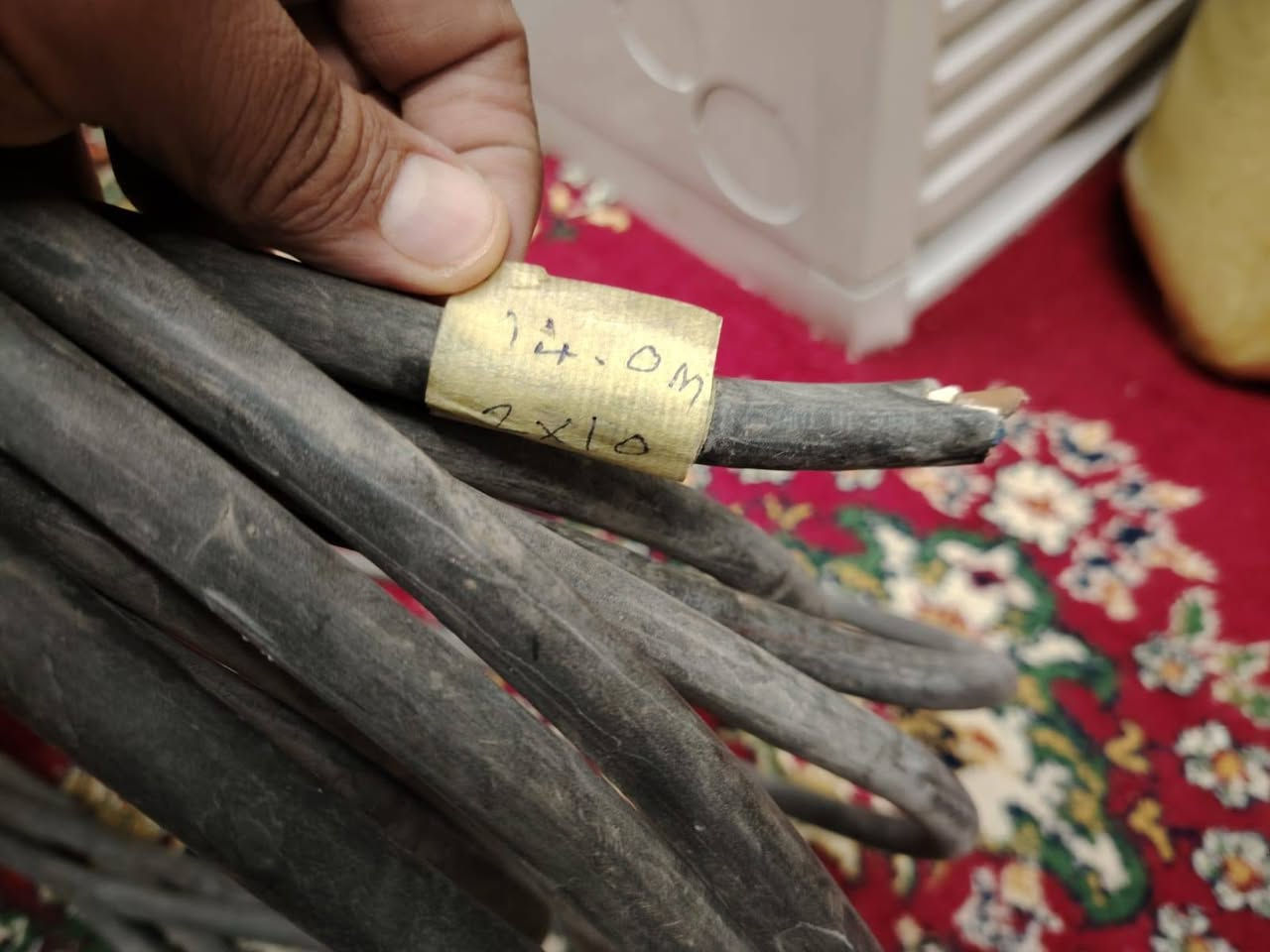 كيبالت ابو ٣ خطوط ٨ متر وابو الخطين ١٤ متر واكو هم خطين ٦ متر للبيع مكاني البياع ***********
