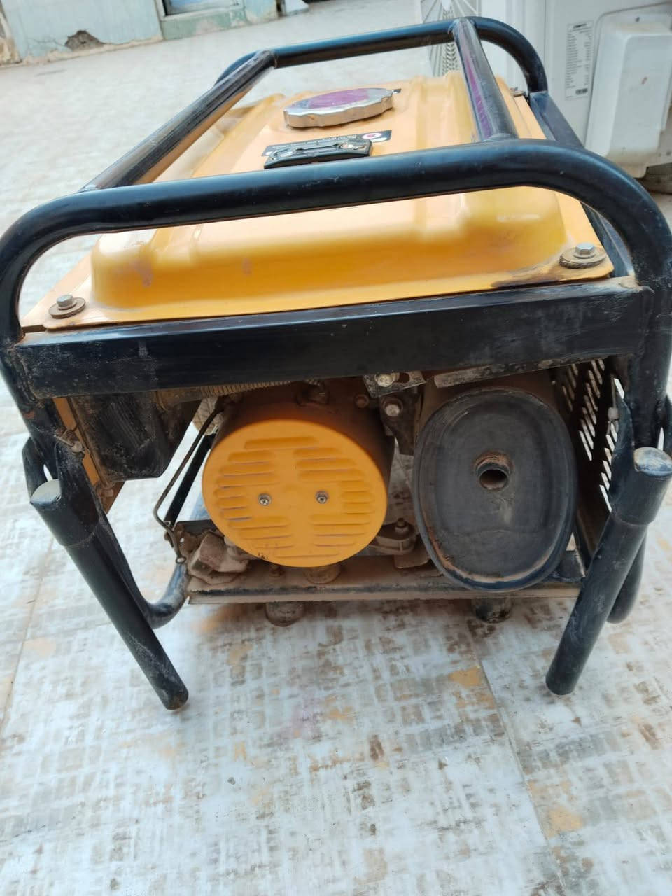 مولدة للبيع جديدة مداخله تصليح الله يشهد عوزها فقط باتري تشتغل سلف وسحب بكرة مامشتغله هواي مال بيت اريدها ب170 وبيها مجال ***********
