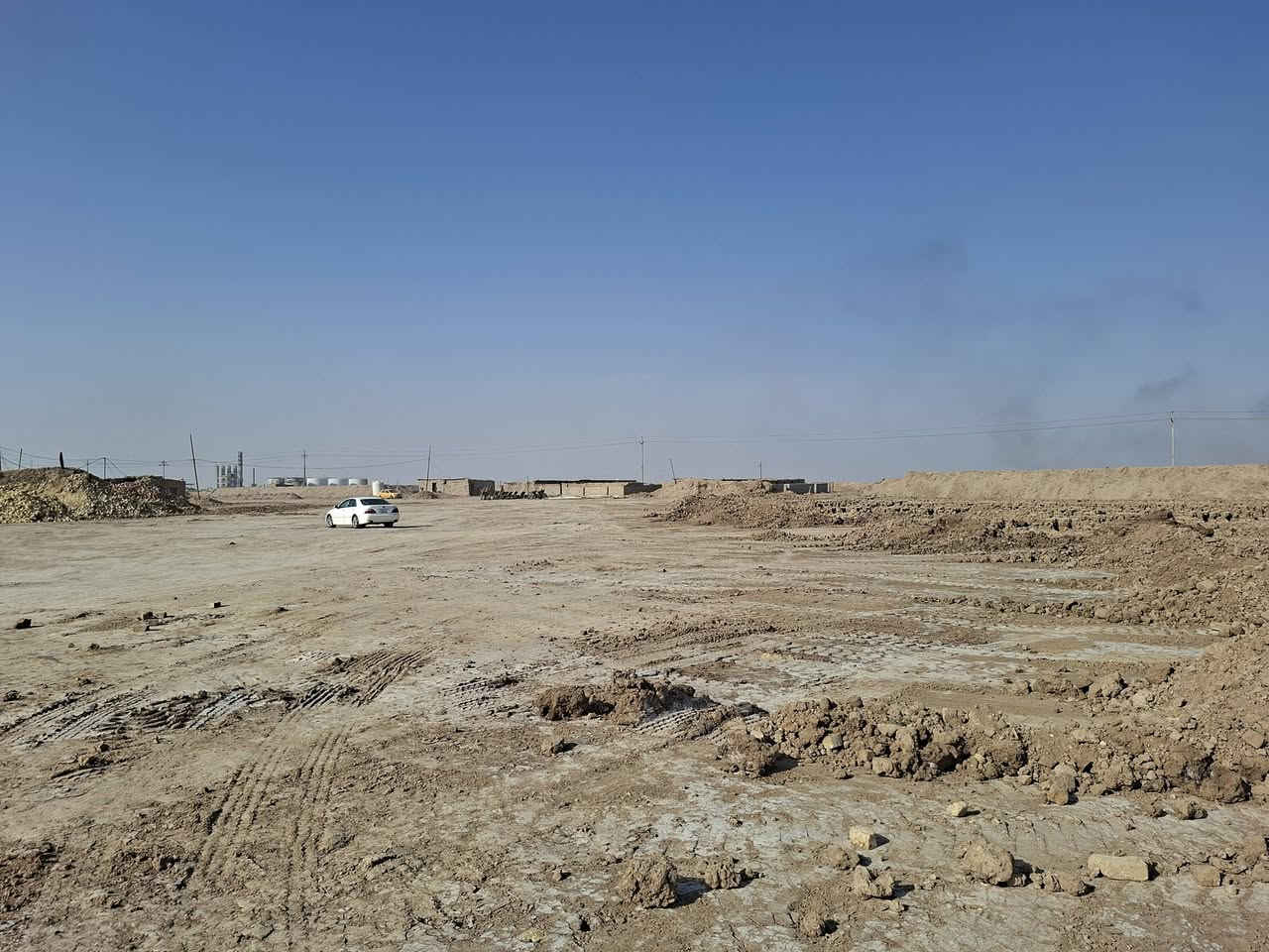 عمل طابوق للبيع العنوان الكوت مجمع الشويجة تفاصيل المعمل طول الفرن 21 خانة المعمل حاليا يعمل مساحة الارض 80 دونم حصة النفط 9 صهاريج باشهر متوفر كهرباء وطنية ويكون موقعة على الشارع العام 
لاستفسار الاتصال على الرقم 
***********
