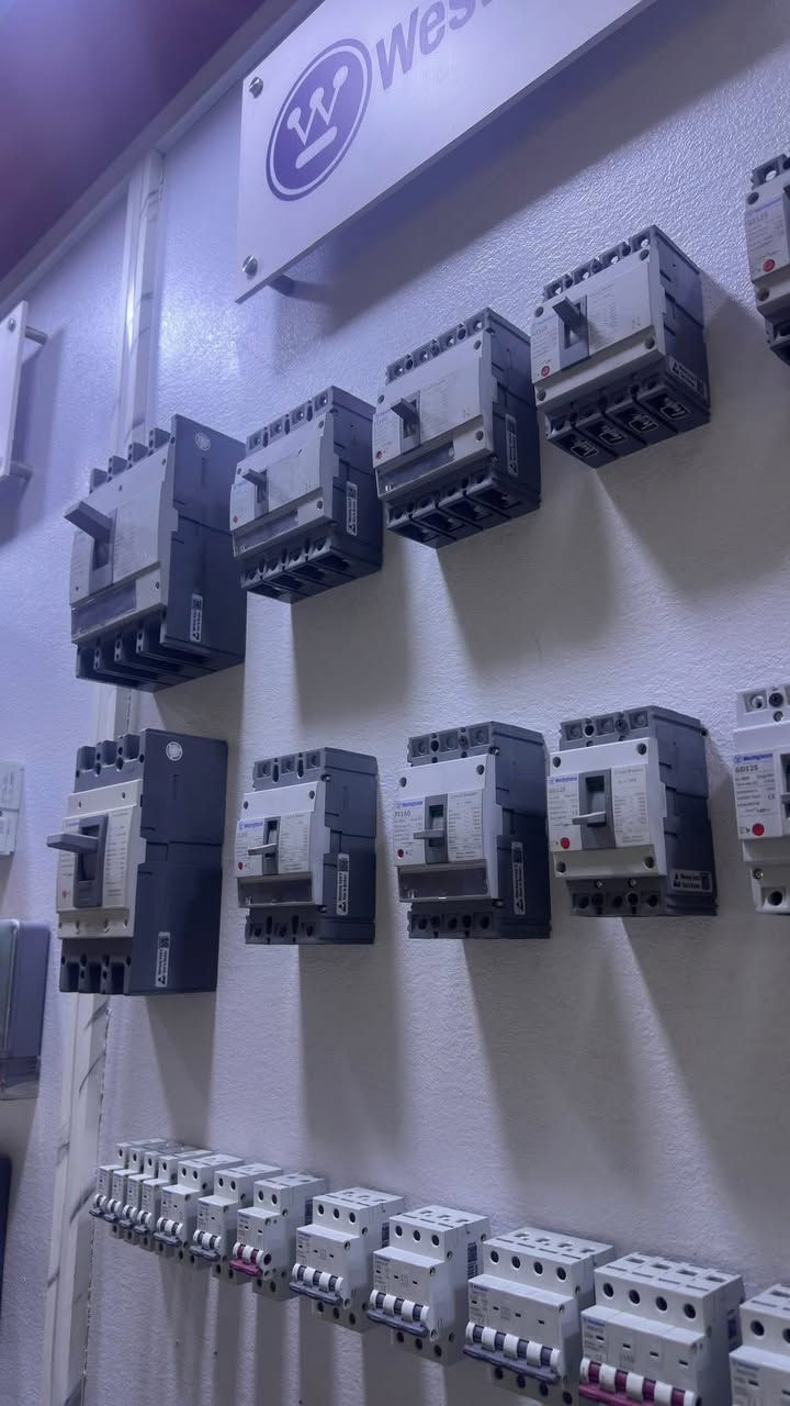 (ويستنغ هاوس) الماليزية .⚡️

توفر كامل منتجات الشركة من :
١- الجوزة المفردة
٢- الجوزة الثنائية مع سويج العزل
٣-الجوزة الثلاثية مع سويج العزل
٤- الجوزة الرباعي مع سويج العزل
٥- ايرثليكج (مانع صعقة) ثنائي و رباعي
٦- قاطع ثلاثي بكافة الاحجام
٧- قاطع رباعي بكافة الاحجام.

📥للاستفسار والطلب: يرجى مراسلة بريد الصفحة.🛑
#تحويل_الطاقة #استقرار_الطاقة #الشورجة #كهرباء #بغداد


**إذا كنت صاحب هذا الإعلان وتريد حذفه لأي سبب، رجاءا أرسل رسالة إلى الدعم الفني**