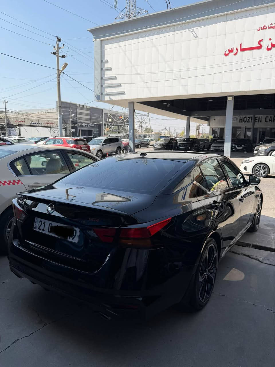 نيسان ئالتيما ٢٠٢٤ SR 
سياره بدون سبوغ جاملغ بنيد مبدل بيلادى نفس لون 
بدون دواخل بدون ايبرباك 
فول بدون فتحه كشنات جلد و كهرباى كشن ططفيه 
هوايه مواصفات بيها رادار امامى خلفى مرايه 
ماشيه ٤٦ مايل گير محرك بشرط سياره جديده 
بسمى رقم هزه جديده 
رقم *********** واتصاب 

نيسان ئالتيما ٢٠٢٤ SR 
بى سبوغ جاملغ و بونيت بيلادى گورايه بى ژوورى بى يبرباك 
فول به س سلايت نييه كوشين هيتر كوشين جلد كاره باى رادرى بيش بشت ئاوينه مواسفاتى زور هه يه 
٤٦ مايل روشتيه نويه سياره كه 
گير مه جينه كاره باى هه مووى به شه رت 
به ناوى خومه  
رقم *********** أربيل, العراق
