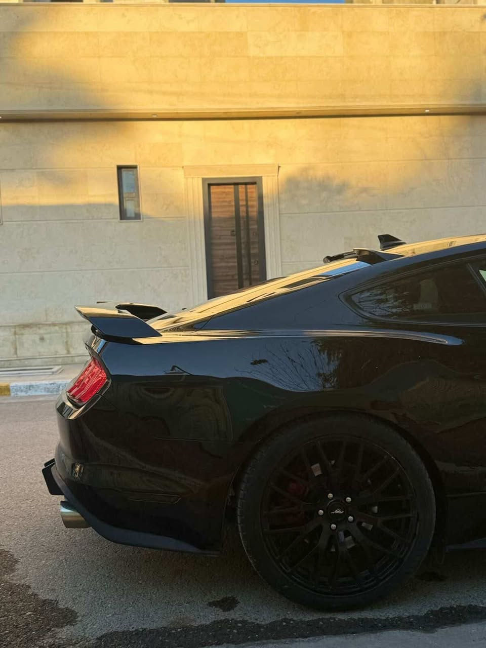 فورد موستنك جيتي 2022  520hp
بيفورمنس مزوده وبرمجة من نواف سعوديه 1100$ 
عليها شوته jlt 600$
واكزوزست روش 1400$
وبلكات ريسنك 270$
وولف حماوة ريسنك 239& 
ودفيوزر 180$
ويلات تراك بكج 700$
 
السيارة الداخل ٧ الوان فول الفول 
ماعدا الديجتال 
كشنات تدفئه وتبريد اسود جلد 
الضرر : جاملغات اماميه وباب السائق ربع تطلع كامل بلسونار   
اسرع موستنك جيتي بموديلها على مستوى العراق🔥
ماشيه 34mil
الگير أوتو عشر نمر 🤍
محرك بشرط 🎻

*********** سيارة رقم بغداد تحويل ثاني يوم
