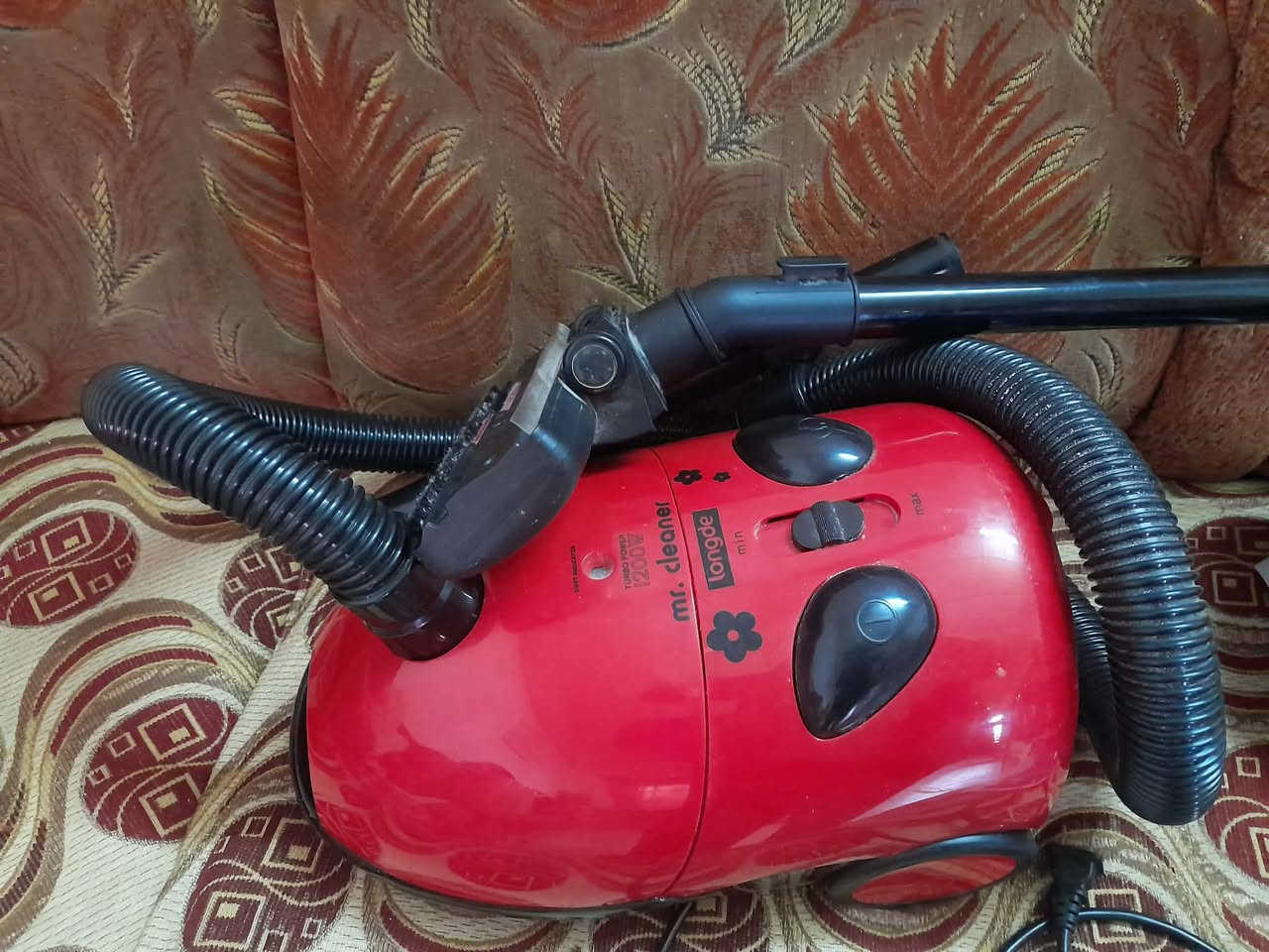 السلام عليكم متوفر مكنسه كهربائيه  للبيع اي سوال او استفسار اتفضلو خاص ✋


**إذا كنت صاحب هذا الإعلان وتريد حذفه لأي سبب، رجاءا أرسل رسالة إلى الدعم الفني**