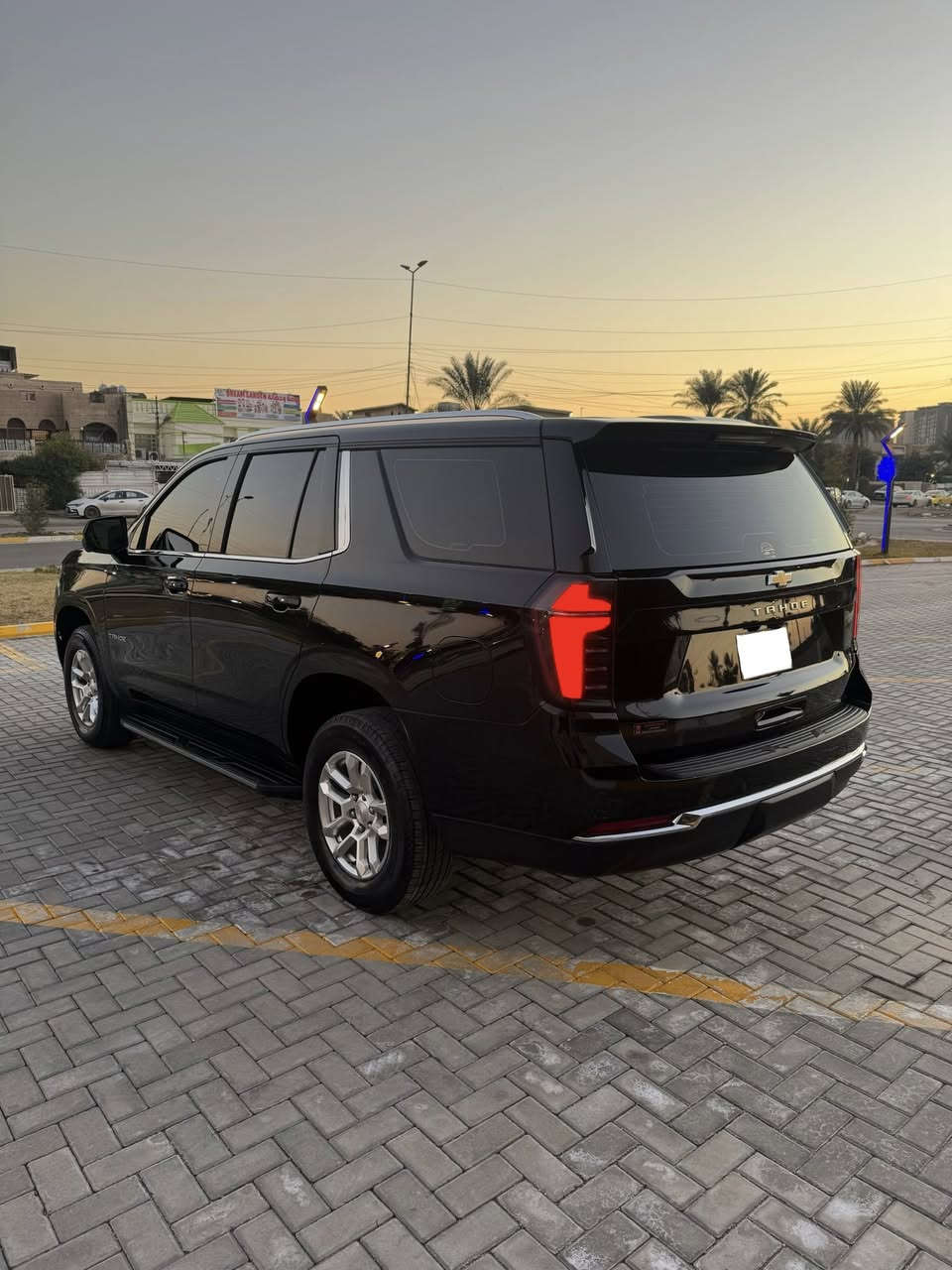 السلام عليكم 
للبيع 
تاهو 2025 LS خليجي 
وكالة المنصور ضمان 3 سنوات 
* السيارة مغلفة بالكامل بأفلام الحماية PPF أصلي 
الممشى : 23 الف km 
الرقم : بغداد الدولي 
حالة السيارة : كفالة عامة عدا اصبع PDR باب الراكب الامامي الايمن 
موقع السيارة : بغداد - حي الجهاد 
السعر : اتصل وتدلل 
الهاتف : ***********
