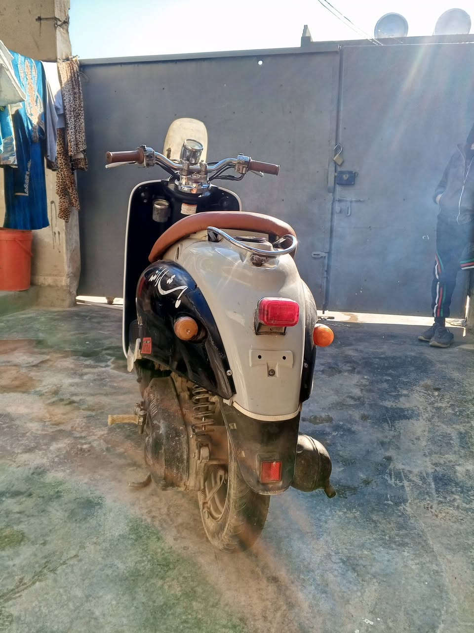 درجة عبد الحليم للبيع اي نقص مابيها بس اكلج إمامي اشوية ضعيف السعر 350 وبيها مجال بسيط هاتف (***********
