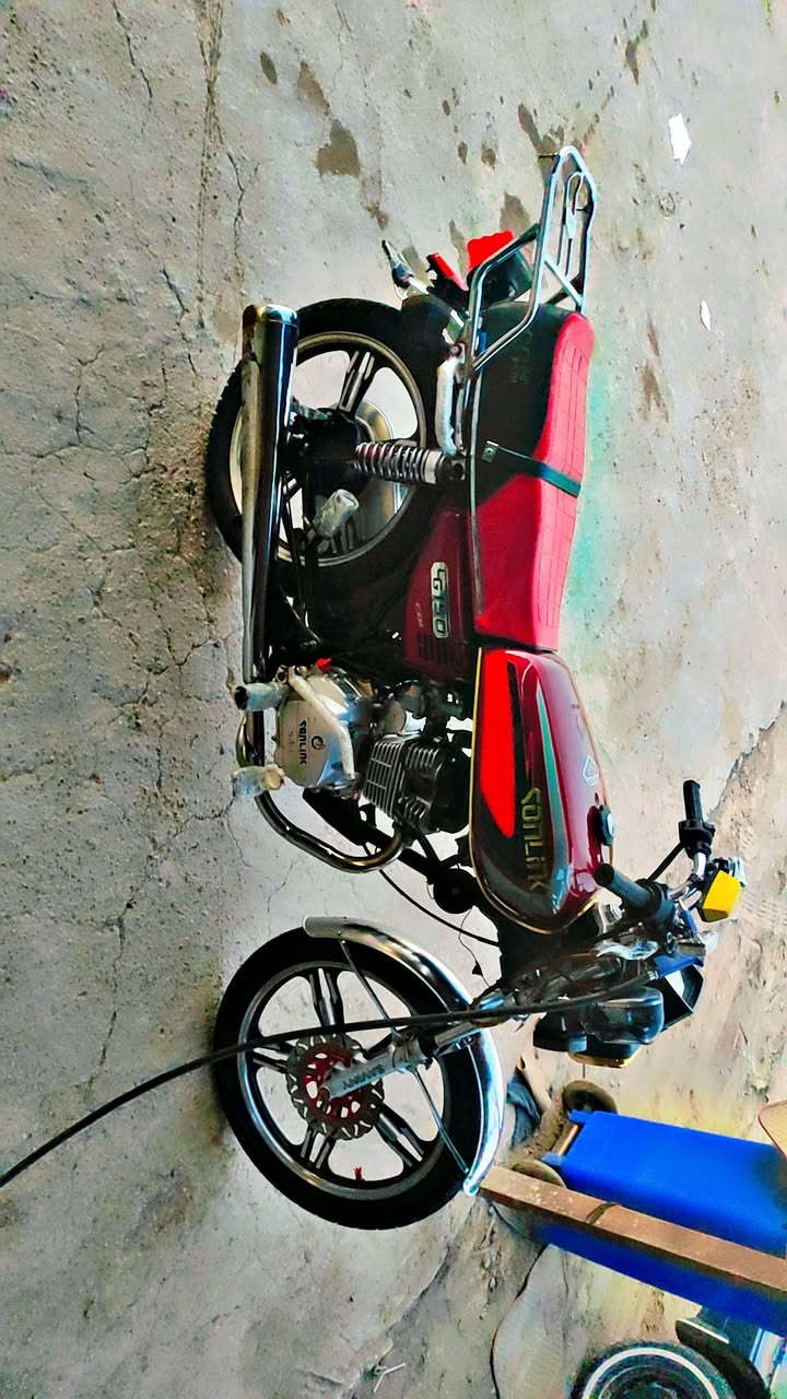 السلام عليكم دراجه سيفان للبيع موديل 23 خير من الله بيها شلعة تشك الكاع مواصفات كاملة كهربائيات كلها شغاله محرك مفتوح مره وحده عوزها تاير امامي فقط بيه سيم طاك السعر خاص لان مابيه حيل اضل سؤال وجواب مكاني اللطيفية جسر السابع رقمي ***********...
