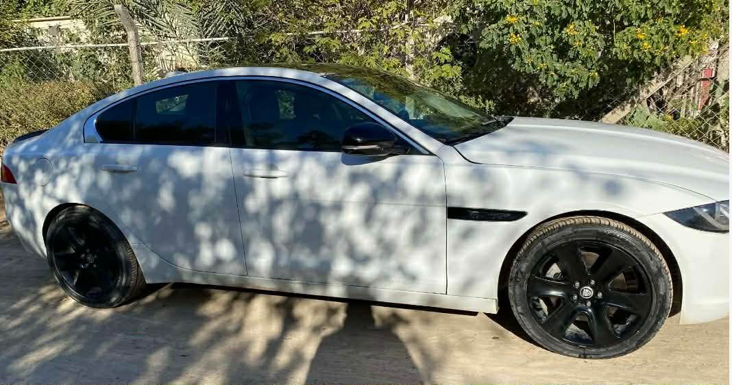 ⚠️السلام عليكم⚠️
🔱للبيع جاكوار XE موديل 2017 بيضاء اللون🔱
قمة الفخامة و الاداء الرياضي
فول مواصفات
🔅بانوراما 
🔅تشغيل بصمة
🔅كير ماوس
🔅كشنات جلد اسود كهرباء
🔅جنطة كهرباء
محرك 2000 تيربو - 4 سلندر 
فحص مروري و هزة مجددة نهاية 2026
السنوية مجددة نهاية 2030 
رقم اربيل تحويل مباشر 
السيارة باسمي 
⚜️مكان السيارة: بابل/ حلة/ شارع ٦٠⚜️ 
*********** حلة, بابل
