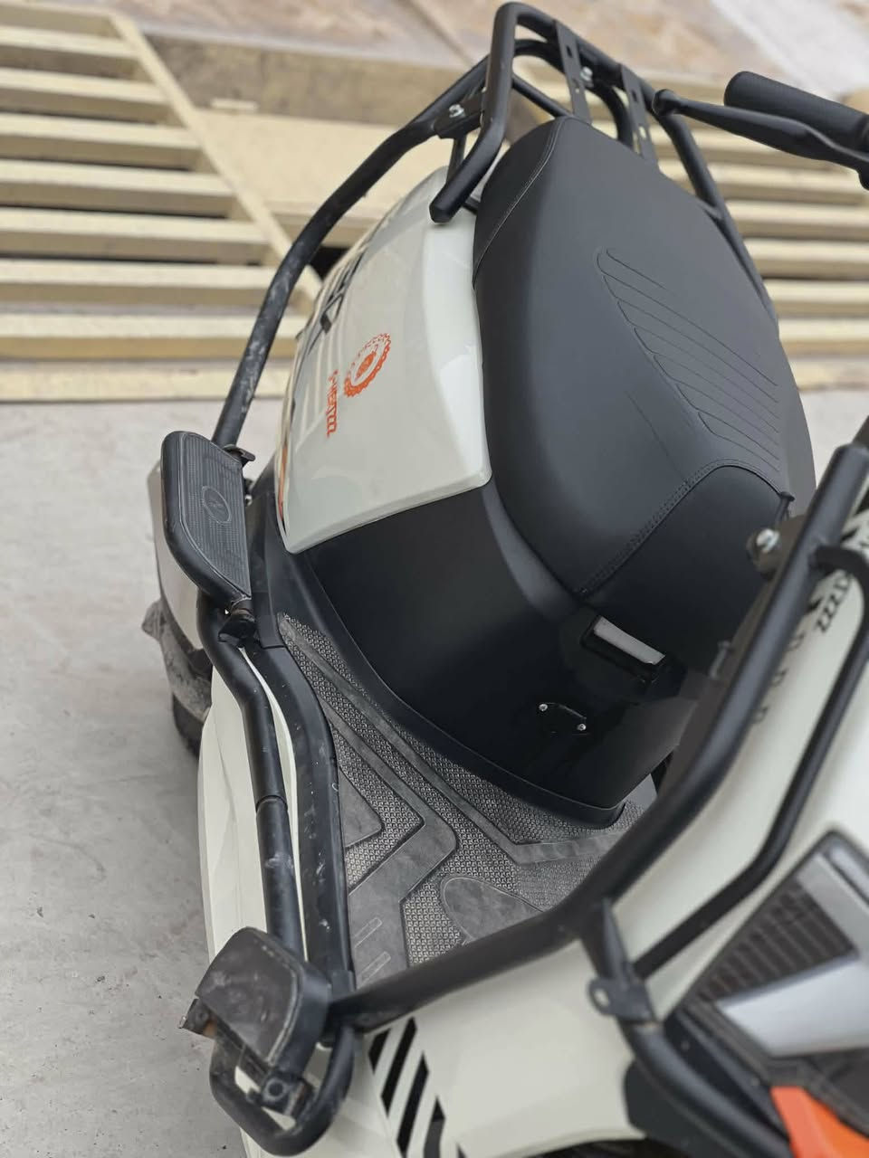 السلام عليكم 

للبيع فقط بدون مراوس !!

دراجة شحن S_ hertzzz من شركة ABR المعروفة دراجة فول نضافه وبعدها جديدة تجي أعلى فئة من نوعيتها 

ملفها حجم 3000 W
بطاريات كبار عدد 6 اصليات شرط
عليها تايرات جبلي رياضي جوبلس 
الدراجه شرط من كلشي تجي تفحص وتشوف
 
#السعر_630 وبيها مجال بسيط


**إذا كنت صاحب هذا الإعلان وتريد حذفه لأي سبب، رجاءا أرسل رسالة إلى الدعم الفني**