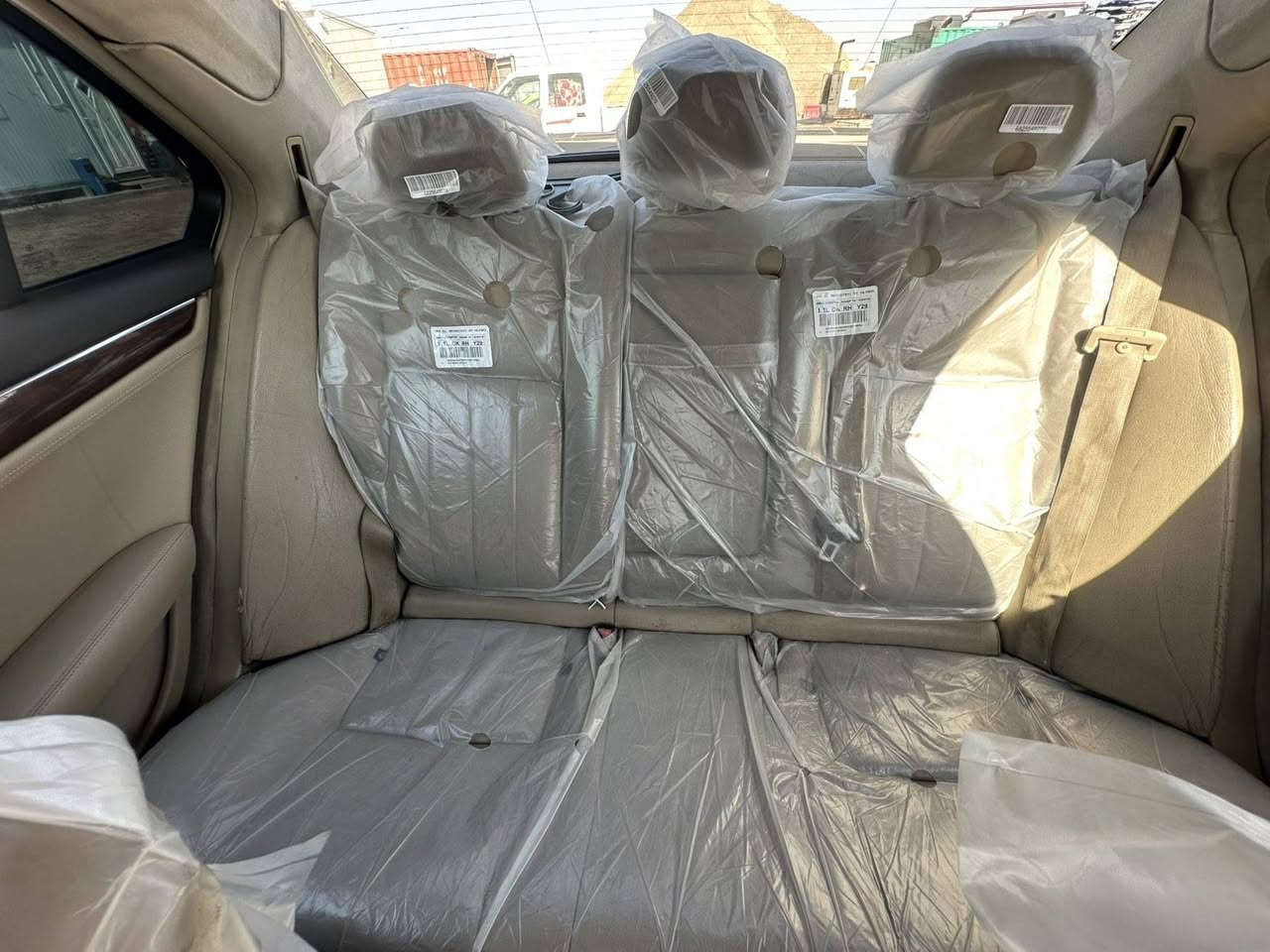 130
#رقم الهاتف :***********   

#رقم السيارة : اربيل  

مكان السيارة : بغداد / اليوسفيه 
-------------------------------------
سلام عليكم 
 للبيع فقط مارسيدس C350 موديل 2011 رقم اربيل سيارة وارد امريكي  صبغ حزام كت AMG بلادي 
تفاصيل سيارة 
1_ بصمة⁩
2_محرك 6 سلندر +كير  مكفولات ⁦⚔️⁩
3_تبريد قطعتين+❄️⁩
4_كروز سرعة🔒 
5_ داخل بيجي  ⚔️⁩
6_مراية داخلية+جانبة عاكسة ⁦🔍
7_تحكم ستيرن ⁦⚔️⁩
8_لايت زنون 
9_انظمة قيادة  +سبورت + طبيعي 
10_انارة ترحيب💡 خارجية وداخلية ⁦⚔️⁩
11_شاشة اعطال
12ستيرن كهرباء  
13_ويل 18 AMG اصلي تو سايز 
14_جام اخضر ⚔️⁩ 
15_صدر امامي خلفي جديد
16_فتحة سقف 
17_كشنات كهرباء ذاكرة
كزوز طرب
فجوج AMG
شاشه كبيره
تبريد ثلج 
سلايد
*********** 

 -------------------------------
