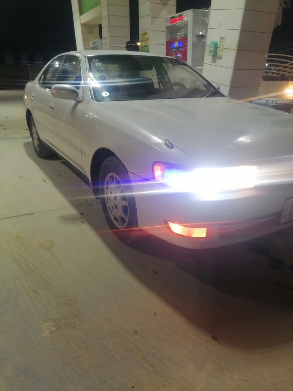 سلام عليكم
كرسته نفخ للبيع 
موديل 199‪3
لون لؤلؤي 
رقم مثنئ سياره هزته بعدها ما صاقطه 
سنويه لل29 راعيه موجود شرط مداور 
كير مكينه ٢٥٠٠ديلكو تبريد جاهز نقص بس غاز 
حداديه نضيفه.      تخم تاير نضاف 
السياره مكفوله من الضربه القويه والعيب الشرعي والاصوليات 
السعر 65 بيه مجال للشراي 
مكاني ذي قار 
قضاء الشطره للستفسار ***********‪
