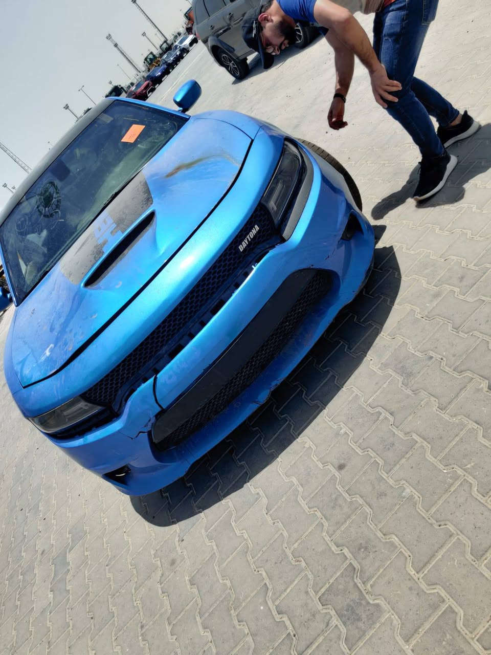 السلام عليكم جارجر مديل ١٨ مرمزه ١٩ فول الفول كفاله سياره عده دعاميه الاماميه فقط صور الحادث بل منشور محرك ٥٧٠٠ عليه برمجه وصوت يخبل عليه جوبلس وبيه اشتي باور يعني انته تتحكم بل صوت بل رموت وبسمي سياره تحويل ثاني يوم رقم جديد دولي وسياره احله من صوره  رقم راعيه ***********/***********
