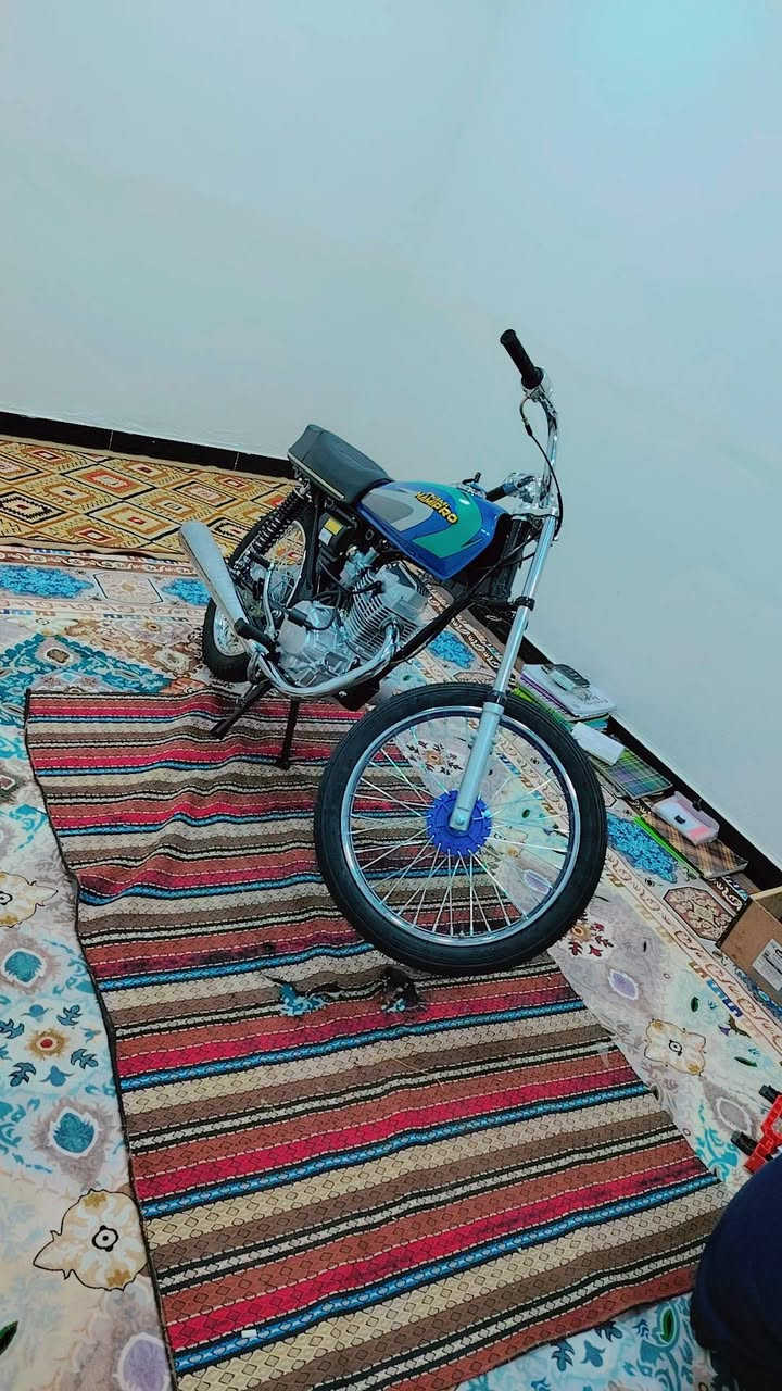 السلام عليكم دراجه نامه شلامجه توها معمره بعدهي بدهن شركه دراجه مكان ناصرية مركز السعر خاص او عله هاذه الرقم ***********
