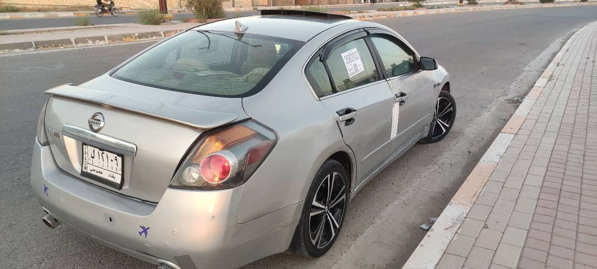 بسم الله
نيسان التما 2008 كير ومحرك كامري ابو الكف مصبوغه عام جماليه السياره جاهزه عدا التبريد ترايك وين ما يعجبك  رقم بغداد شرط التحويل 
مكانها الحبانيه السعر58 
***********
