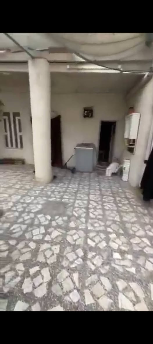 دار للايجار
200 م الايجار 500
نجف حي جمعيه قرب جامع البصراوي يحتوي ع غرفتين وصاله وستقبال ومطبخ وصحيات وطارمه وحديقه


**إذا كنت صاحب هذا الإعلان وتريد حذفه لأي سبب، رجاءا أرسل رسالة إلى الدعم الفني**