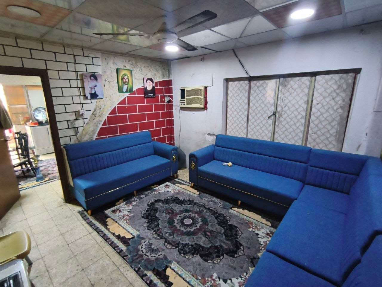 مستعجل رجاءا  مو شراي لاتراسل  وإذا تدور بمكان حديث عندك شقق المجمعات السكنية وروح اشتري بيهه ،شقة للبيع وقف سني ثاني بناية عن الشارع العام شارع الاستقلال موقع متميز  تصلح مكتب أو سكن طابق ثاني من بناية  بناء الثمانينات  تحتوي على غرفتين وصالة وصحيات مشتركة ومطبخ صغير وبلكونة يمكن تحويلها الى درج خارجي خاص معزول  بالشقة  الشقة ايجارها الشهري 80 الف يتحول وصلها الاصلي بسمك في الوقف مكانها في العشار حي الزهور شارع الاستقلال قرب المصرف الاسلامي الجهة المقابلة لبريهه سوق عبدالله بن علي  بظهرك والمستوصف خلفها والمدارس  100 م عنها كل شي قريب عليك وجيرانك ناس ذهب وعوائل محترمة  مع العلم كانت مؤجرة ب400 الف  وتسلم الشقة خلال 10 ايام تفرغ سعر الشقة مع تصفير ديونها 45 مليون من دون تصفية الديون 35 مليون والشراي يتصل *********** البصرة, العراق
