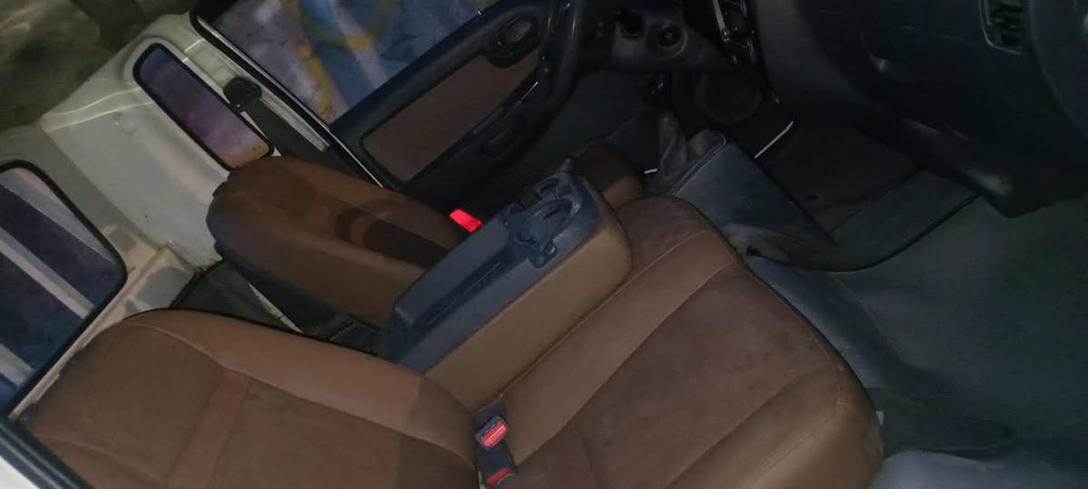 سلام عليكم. كيا فحل 2018للبيع رقم قادسيه بسمنه 
تحويل ثاني يوم مكفوله من الصبغ بيها طخه بسيطه باب السايق كير محرك صدر تبريد كله شغال المكان بغداد حي البتول 
السعر 125 
***********
