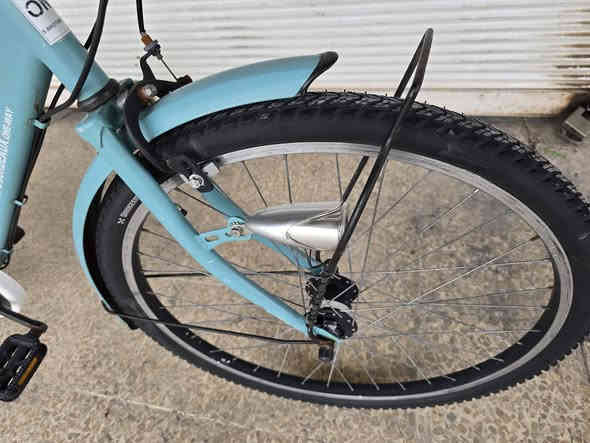 كل ما هوة مميز وجديد😍
بايسكل عبدالحليم 26 تاير جبلي 
بالة غير مستخدم 
لون مميز ونضافة فول 
كير 6 دينمو حساس بل ويل
سعر 135 عنوان موصل الايمن
***********
