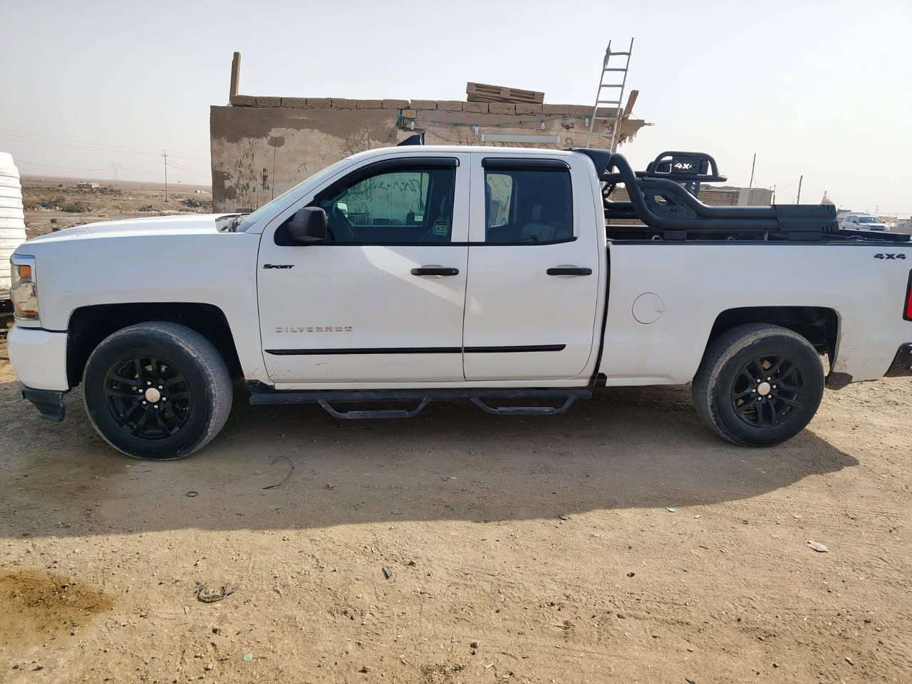 السلام عليكم بيع مستعجل  سلفادور 2017 مكينه  5300 كير كفاله حادثها تبديل الباب. الخلفي وشبر بلجاملغ الأمامي تحويل مباشر 
مكان ناصريه سعرها 185 قفل ***********
