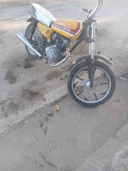 لبيع ماطور رياضي محرك 200 كير 5 لا صرف لا تبخير سعر 200 وبي مجال أوراق كامل موديل 2018 عنوان خانقين ملك شاء ابو زياد ***********
