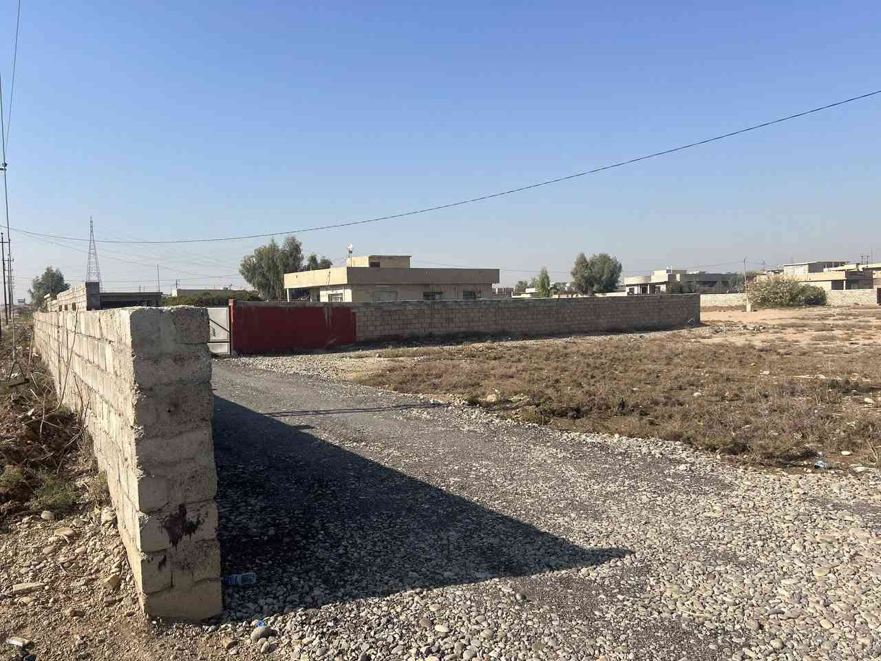 بيع بيت – مشيرفه الثانيه /قرب مشروع الماء
المساحة البيت 200متر من عده الاراضي
غرفتين نوم – غرفة استقبال – هول – مطبخ – صحيات معزولة زراعي 
بي وصل مال بلديه
📞*********** السعر خاص
