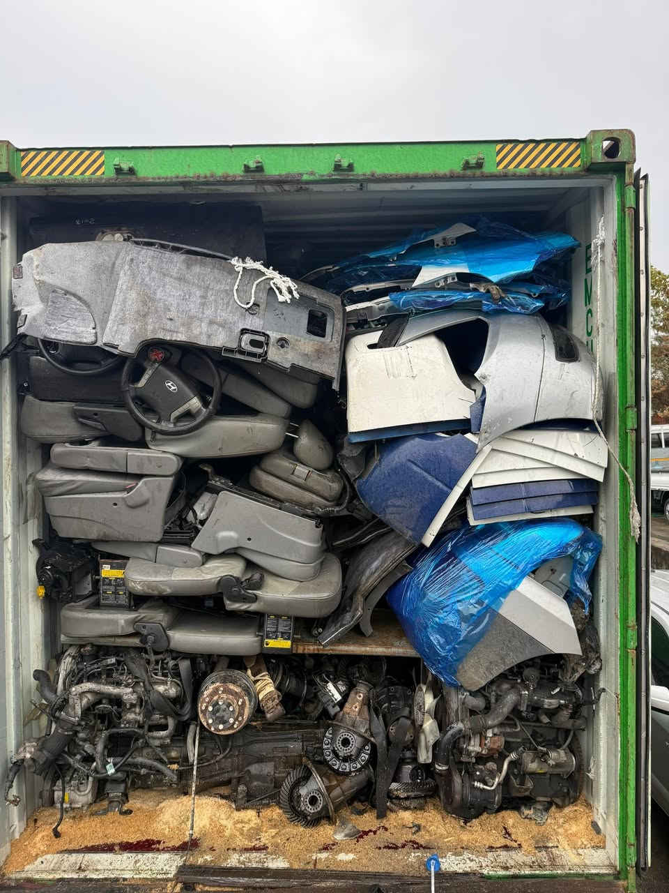 تم وصول حاوية محركات 
٢٠٠٧ مفتوح 
مسكر 
كيا ٢٧٠٠ 
مسكر صوبة + بلك 
العنوان بغداد شارع الشيخ عمر الثالث 
محل الحوراء 
الرقم ***********
