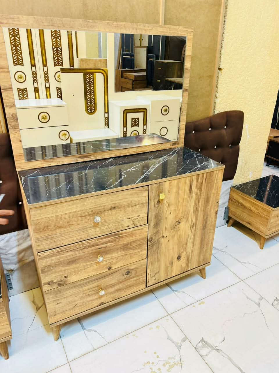 غرفه نوم تركي 🇹🇷 
5 قطع سلايت نضافة 95 💯 
بلون مميز مرمري سعر 450 
مع شد ونقل مجاني 🧑‍🔧🚚


**إذا كنت صاحب هذا الإعلان وتريد حذفه لأي سبب، رجاءا أرسل رسالة إلى الدعم الفني**
