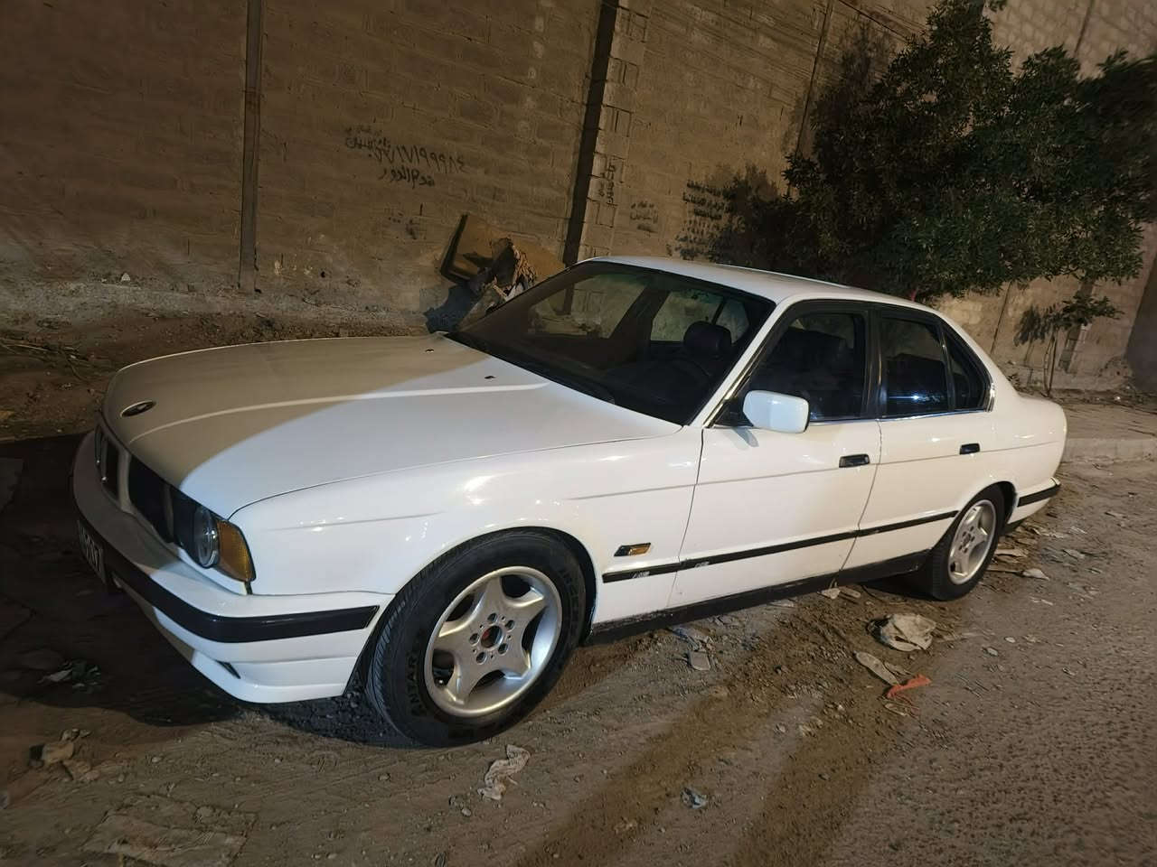 السلام عليكم

Bmw 525 للبيع

كير عادي

الموديل 1990

محرك 2500  مفتوح

مكان السياره بغداد شارع فلسطين

السعر ٤٧ ورقه وبيهه مجال

للتواصل واتساب ***********
