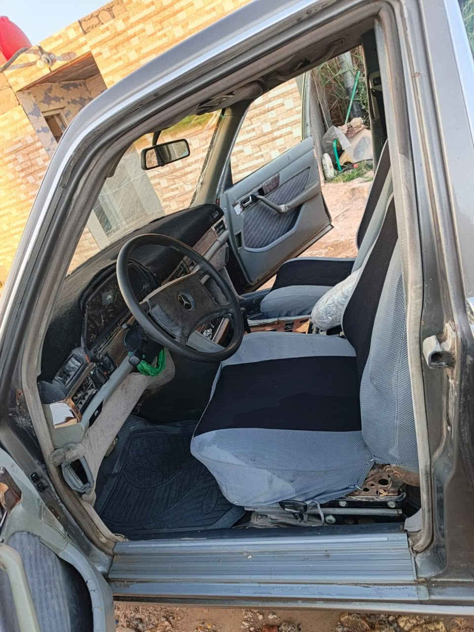 السعر 35  ورقه والمكينه بيها صوت أول ماتشغل  محور أثنين ونص رقم بغداد مامتواجد عل فيس فقط عل هاتف هم بي واتساب ***********
