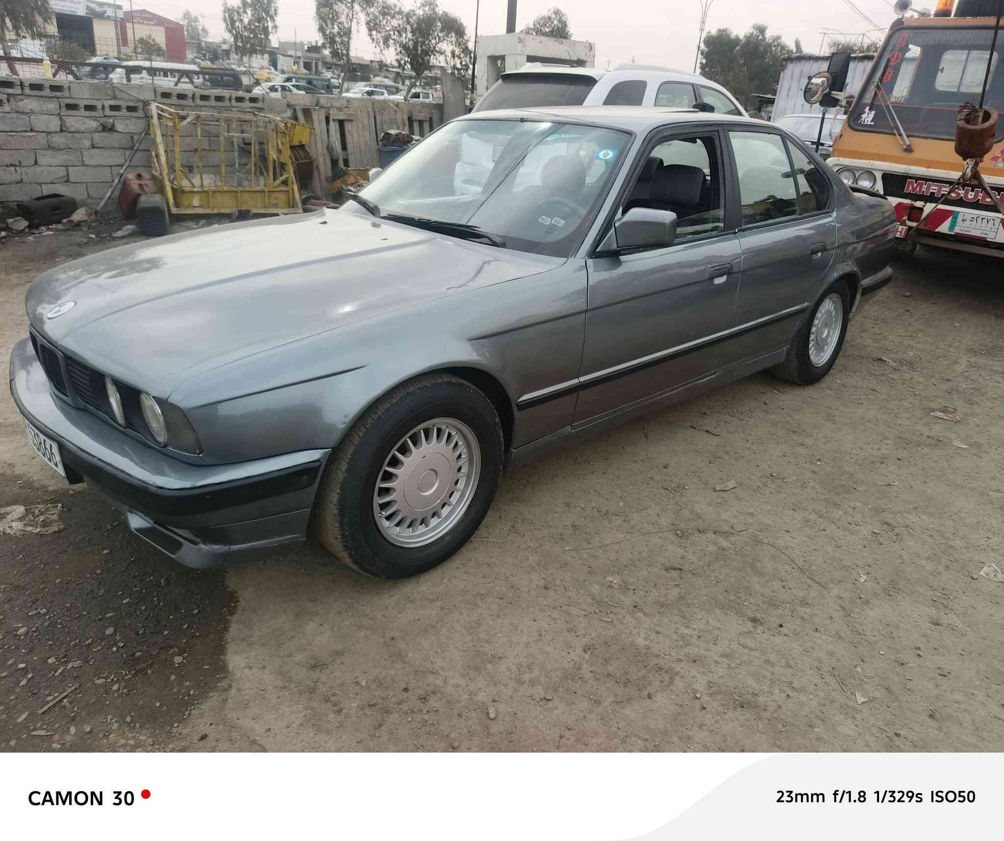 سلام عليكم BMW 
للبيع 525فل اصل  خيط بخار كير عادي رقم انكليزي كابون بانزين شرط التحويل هزه جديده دكت جكوج مابيها لا حادث ولا دعم صبغ عام جماليه
سياره حلوه ليت منضومه زينول
السعر 35بي مجال قليل 
مراوس حسب القناعه 
***********
