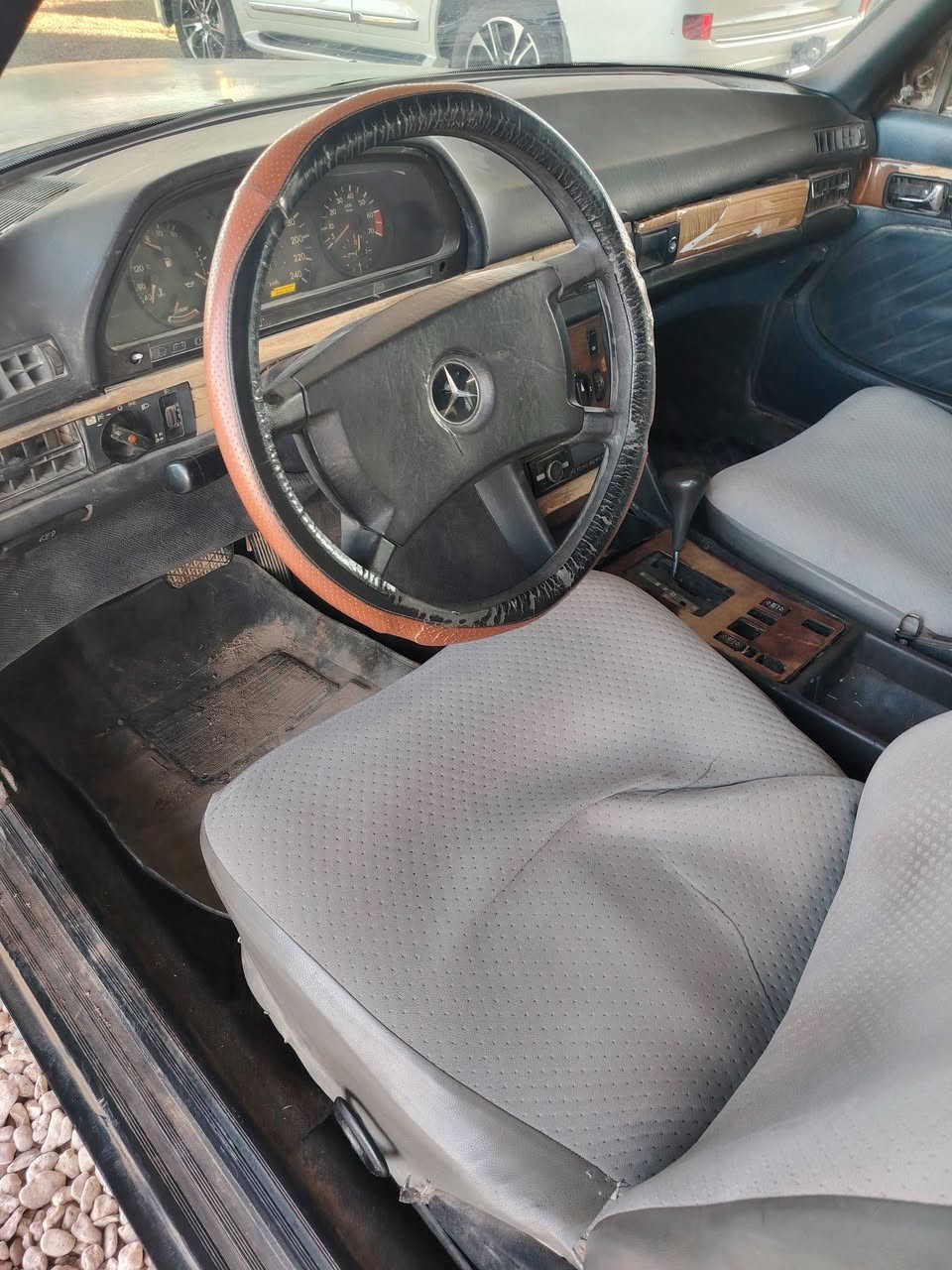 سلام عليكم مارسيدس ٩٠
كيرومحرك وحداديه بالجيس خير من ألله
سنويه ٢٨ تحويل ثاني يوم
كير محرك وحداديه خير من
تحويل ثاني يوم السياره كلش حلوه
السعر 43وبيها مجال
***********
