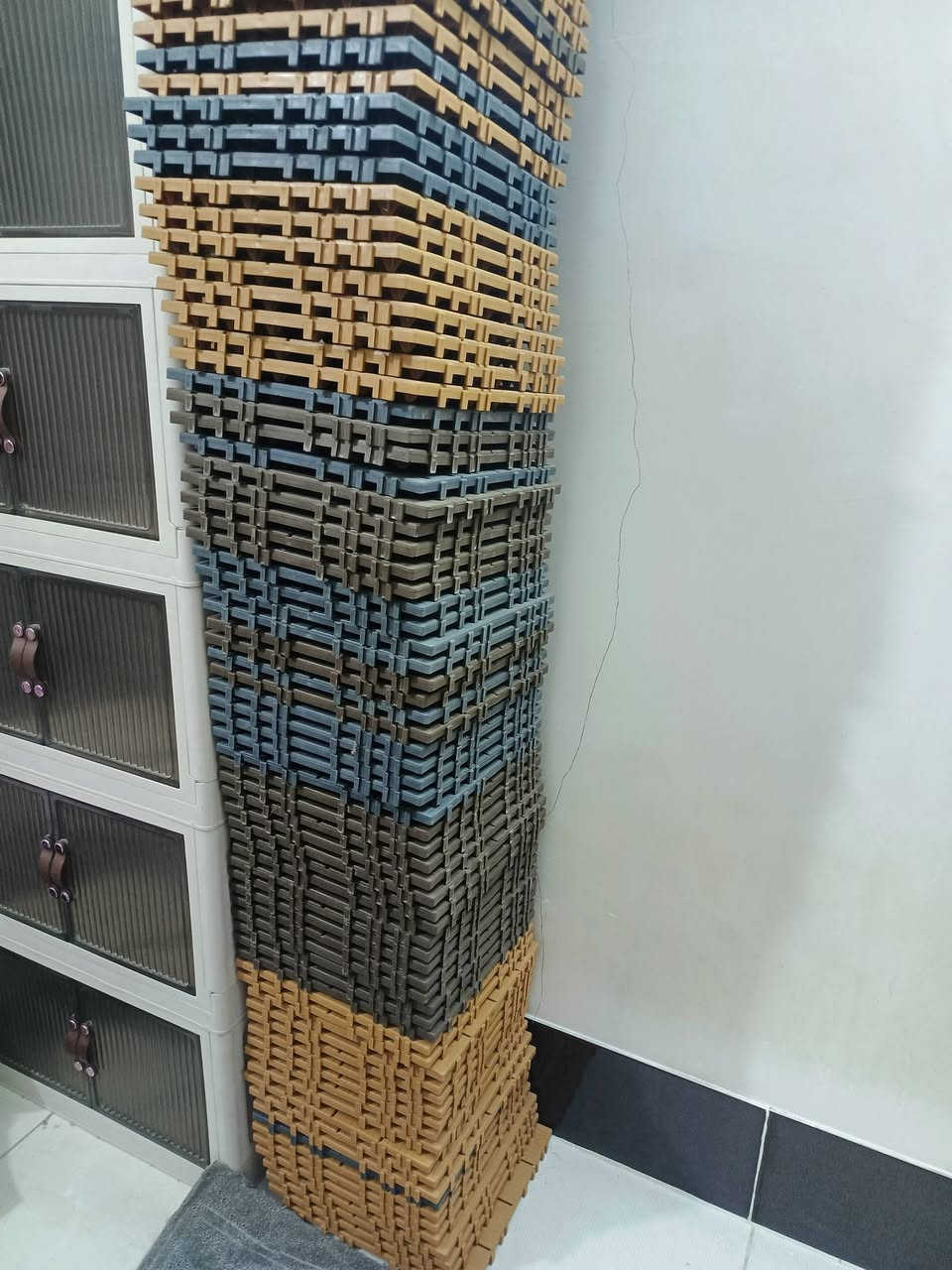 200 قطعةاو 198 تقريب ارضيات بلاستك جاي يبيعون القطعة على الف اني ابيعهم كلهم ب125


**إذا كنت صاحب هذا الإعلان وتريد حذفه لأي سبب، رجاءا أرسل رسالة إلى الدعم الفني**