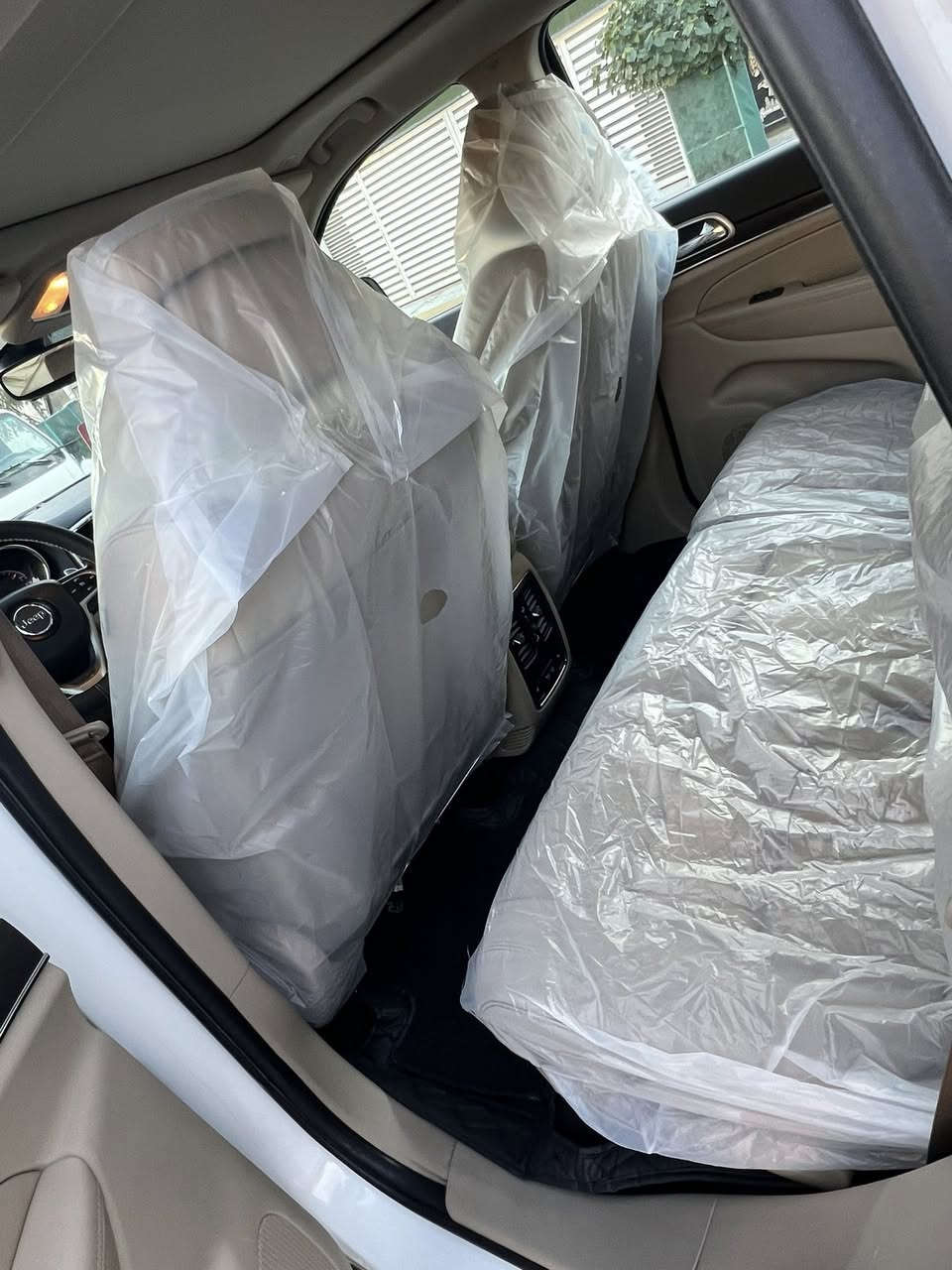 السلام عليكم للبيع او مراوس بلاندكروز فقط 12 او 13
2017 خليجي مكفول فقط بارد اصبعين 
فول 1/1 لمتدد
ماشيه 61  حقيقي
اسبير منازل 
غير متواجد عل فيس 
العنوان الكراده ***********
