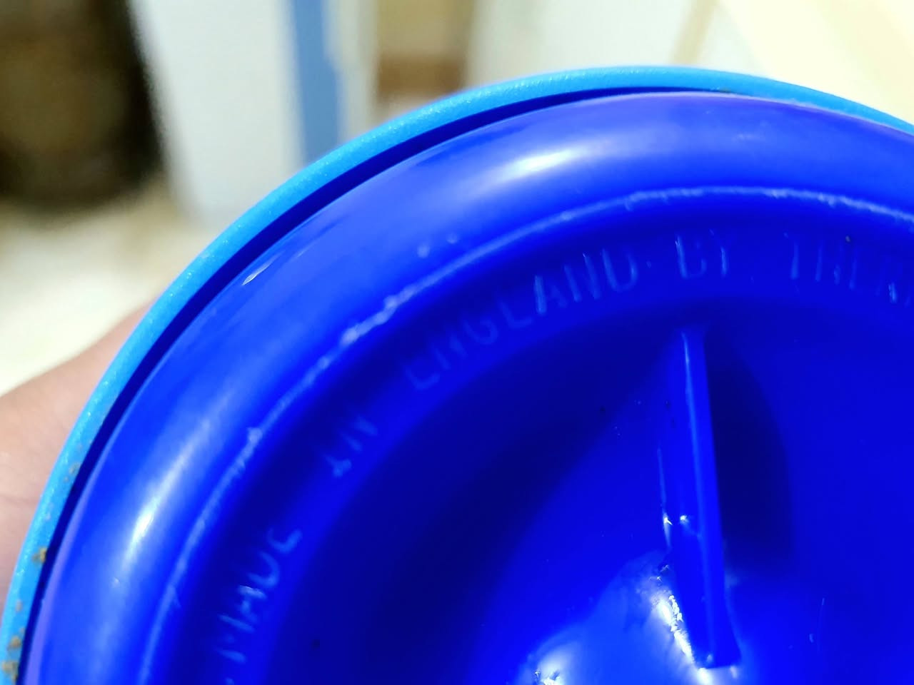 هذا الترمز سعته نصف لتر. مصنوع للموظفات 
تخلي بيه الشاي وتخليه بالجنطة للدوام والكوب مالته منه وبيه .
وكذلك للمنتسبين للدوام 
صنعه انكليزي . وغير مستعمل


**إذا كنت صاحب هذا الإعلان وتريد حذفه لأي سبب، رجاءا أرسل رسالة إلى الدعم الفني**