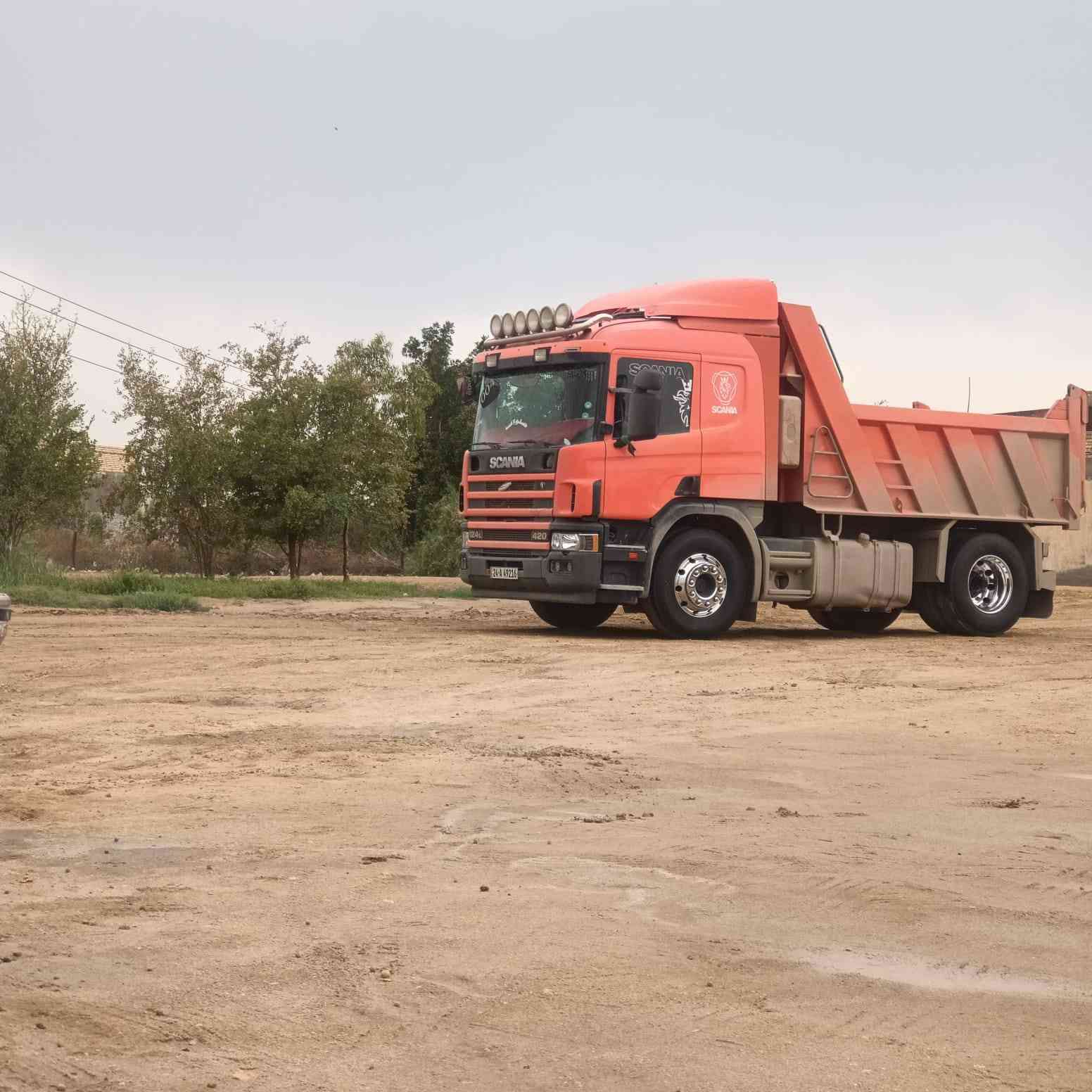 سلام عليكم سكانيه للبيع  مكفوله كفاله عامه موديل 2004 مكينه نجكتر لا تبخير ولا تنقيص كير 3.3  تخم تاير كروم شاصي 10 مكفول رقم دهوك تحويل ثاني يوم ***********مكان ناصريه
