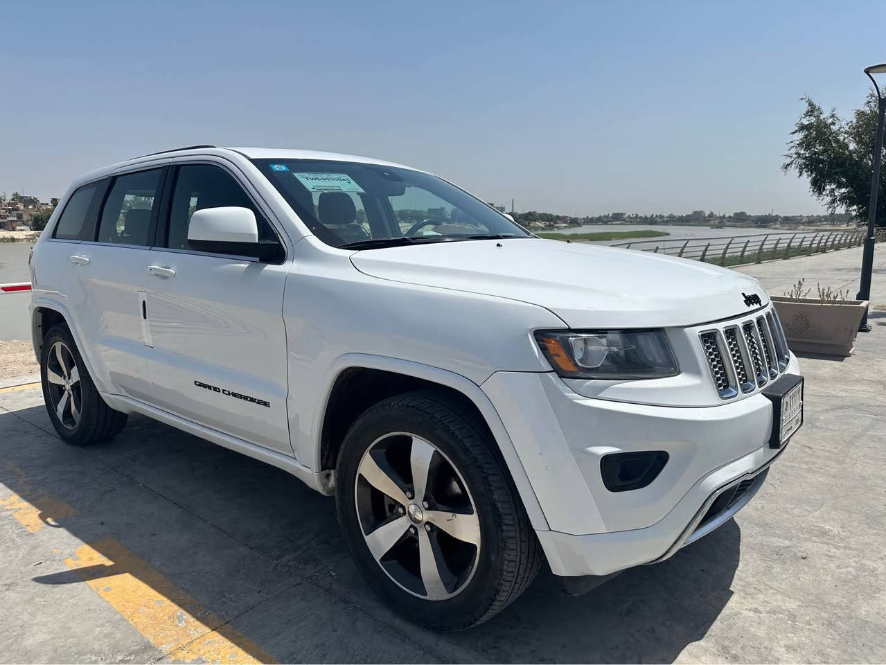 السلام عليكم 

#جيب2014 بلاك توب وارد امريكي صوره الحادث مرفقه مع الصور 

وبيها ضربات خفيه بالعراق باب السائق والخلفها  

جان بيها ولف معلك وسويته وهسه بسبب الدهن مستحقه تبديل جواكيج بين قوسين ابيع محرك مفتوح وغير مكفول 

الكير مكفول كفاله تامة 

ماشية 185 الف كيلو متر مو ميل 

العنوان الكاظمية ***********

رايدها 182 ورقة بغداد, العراق
