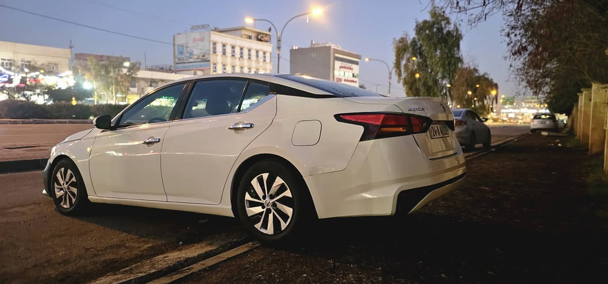 سياره نيسان التيما 2019 بيضاء مواصفات  رادار امامي كشن سائق كهربائى فقط بصمه تشغيل عن بعد سياره باسمي تحويل شرط بيه كوبون بنزين  مشية السياره 178 كيلو متر ضررها كارت بالبورد قدام جاملك اللى فوق التايه بى صبغ شرط لا 
 يربك ولا شاصي بدون  دواخل  يعني  وبيها الدوسات اللى جوا الباب مضروبات خفيف يعنى هزة وسنوية مالتها جديدة 2026 الاستفسار على رقم *********** او مرسلة الصفحة
