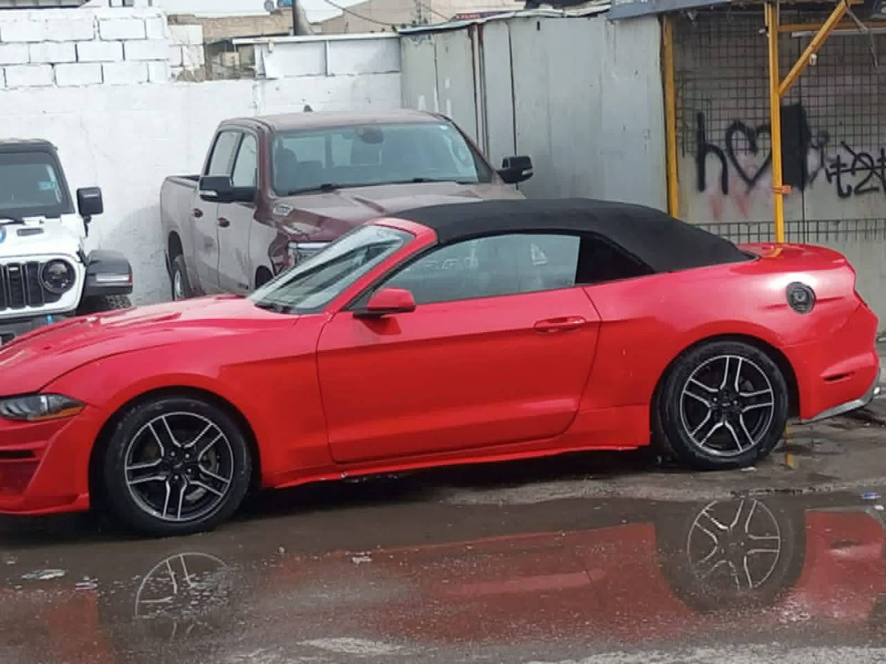 موستنك ٢٠٠٢١لون مميز فول واحد عل واحد ٤سلندر تيربو حادث طخطخات بدون شواصي او لغد كير او مكينه جدد راديترات ابلاديه  داخل جلد ابلادي مكانات التزويد ابلاديه موجوده بيه نواقص قليله بدون ارقام بسمي اني مستورده مكان السياره بغداد البياع او حي العامل بيع او امراوس حسب القناعه اتصل عل هاتف ***********
