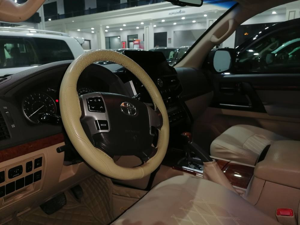 تويوتا لاندكروزةر موديل 13  فول مواصفات شركه بريم مكفوله من صبغ سيارة جديده جدا مكفوله من صبغ  للااستفسار *********** واتساب
محرك 8 سلندر مامفتوح
فتحة شاشه ليكززي 
كشنات جلد
تبريد مركزي
شاشه بسقف
زراك
اوتو هولد
حساسات
ليد نهاري
داخل ساج
نشره بدوسه
اوتو هولد
3 انواع دبل 
3 انضمه درايف
ايطارات جديده
سبير مانازل
فحص وهزة جديدين أربيل, العراق
