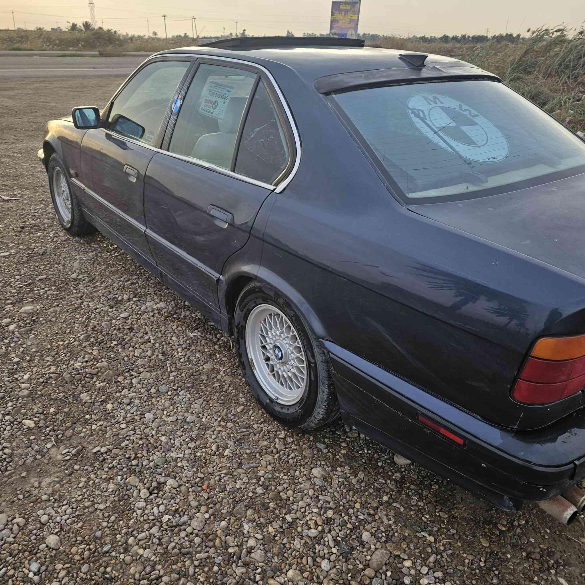 BMW مسكر حجم 530
محرك وكير 525 حاويه 
موديل ٩٣

طخم تايرات جديد سلايت رقم بغداد انكليزي وهزه جديده سياره باسمي حداده صدر جديده السعر ٥٨ وبيها مجال العنوان صلاح الدين الدجيل ***********
