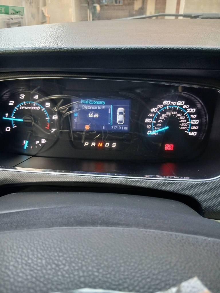 السلام عليكم فورد تورس موديل٢٠١٧ فول مواصفات عده الفتحه مكينه كير صدر كله كفاله كشر فقط بارد بخشم البنيد لا داخل لا ايرباك السعر ١٣٣ ترايك وين متحب بسمي هز ورقم جديد 
*********** بغداد, العراق
