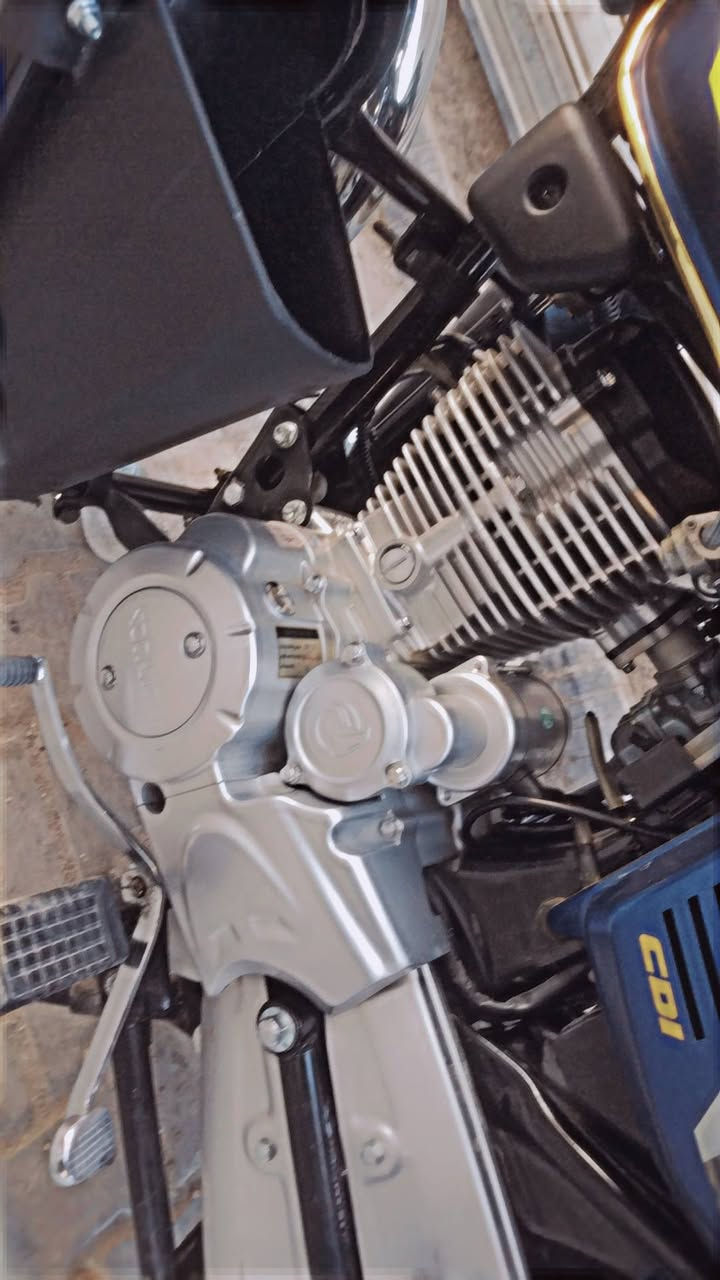 دراجه سيفان سونك موديل ٢٥ اوراق كامله من كلشي دراجه نكرا مبيه اي نقص وبيها كومه تعديلات مثل مشوف حاير شادلها اي عيب ماكو دراجه خير من الله سعرها واحد و١٠٠ بيها مجال بسيط مكاني بغداد اعظميه  مو شراي لتكسر بيها حبيبي دراجه بيها سوالف هوايه حلوا وشكرا 🖤***********
