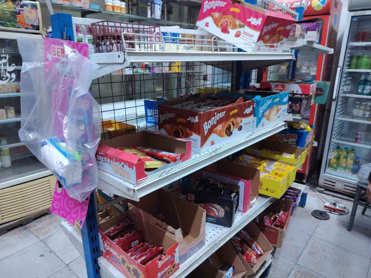 رف وسطي ورفوف جداريه للبيع للسفسار الاتصال على الرقم ***********
