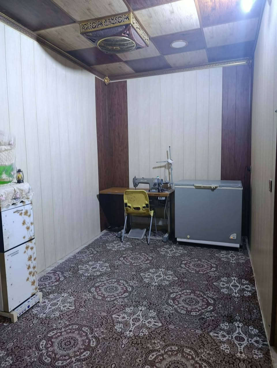 بيت للبيع خانقين قرية مبارك مساحه150متر مربع نوع العقار(زراعي) عدد غرف نوم2
استقبال هول خطار 
مطبخ حمام صحيات كاشي سيراميك سقف ثانوي جدران  تغليف ترك مخزن خلف البيت ماء مشروع مجاري واصله تبليط الشارع السعر15مليون وبي مجال رقم الهاتف***********واتساب
