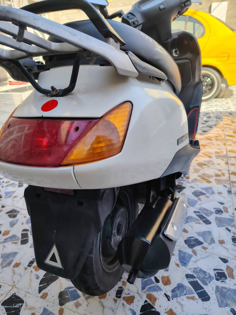 سلام عليكم سبيسي ياباني للبيع كفرات اصلي كابريتر اصلي مفتوحه اول فتحه رايمر دراجه خرسه وخير من الله كهربائيات شغاله عالي ناصي اشاير هندر سلف شغالات سعر 550 بيه مجال للشراي رقمي ***********
