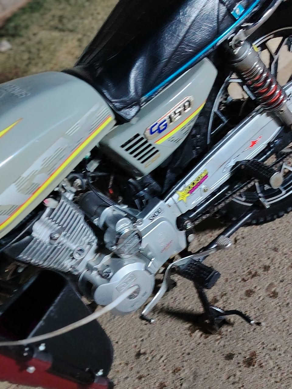 السلام عليكم
من رخصة الادمن دراجه للبيع إيراني 5كير موديل 2025 ماشيه 14 الف بعدها زيرو مامتعوبه من الشغل للبيت كفاله من كلشي بدون أوراق بيها مكاتبه فقط لا غير لون مميز سمنتي بيها تزويدات صالنصه رياضي كلج ومجمع كلج واير كلج كله جديد صندوق GS جديد درع محرك درع بجم هورن طاط جاهزه من كل شي سعرها 750 وبيها مجال متوازي على فلوس وبيع مستعجل عنوان بغداد التاجي قرب مطعم دجلة الخير قبل معسكر التاجي رقمي *********** وبي واتساب حياكم الله
