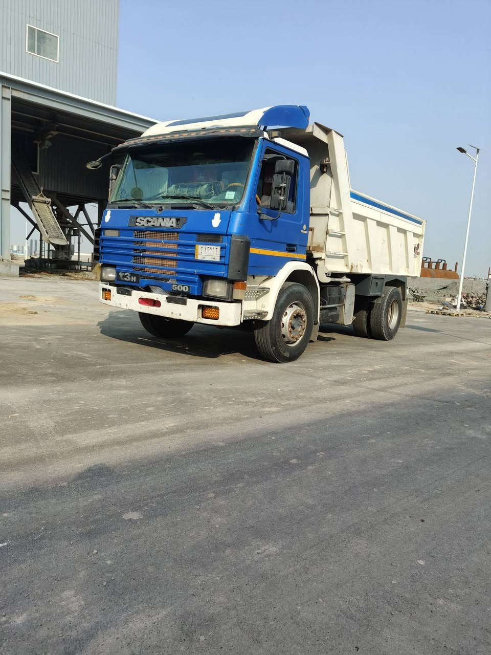 سلام عليكم لبيع سكانيه 12ونص رقم بغداد شاصي مكفول دشبول عدل كير 5/5 ستفسار عل *********** نهروان
