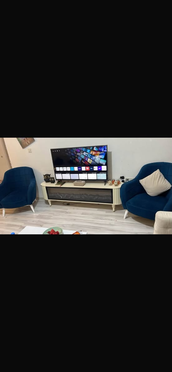 اثاث للبيع نضيف اخو الجديد مابي كل ضرر
عنوان لالاف ستي  على طريق 150 ***********
